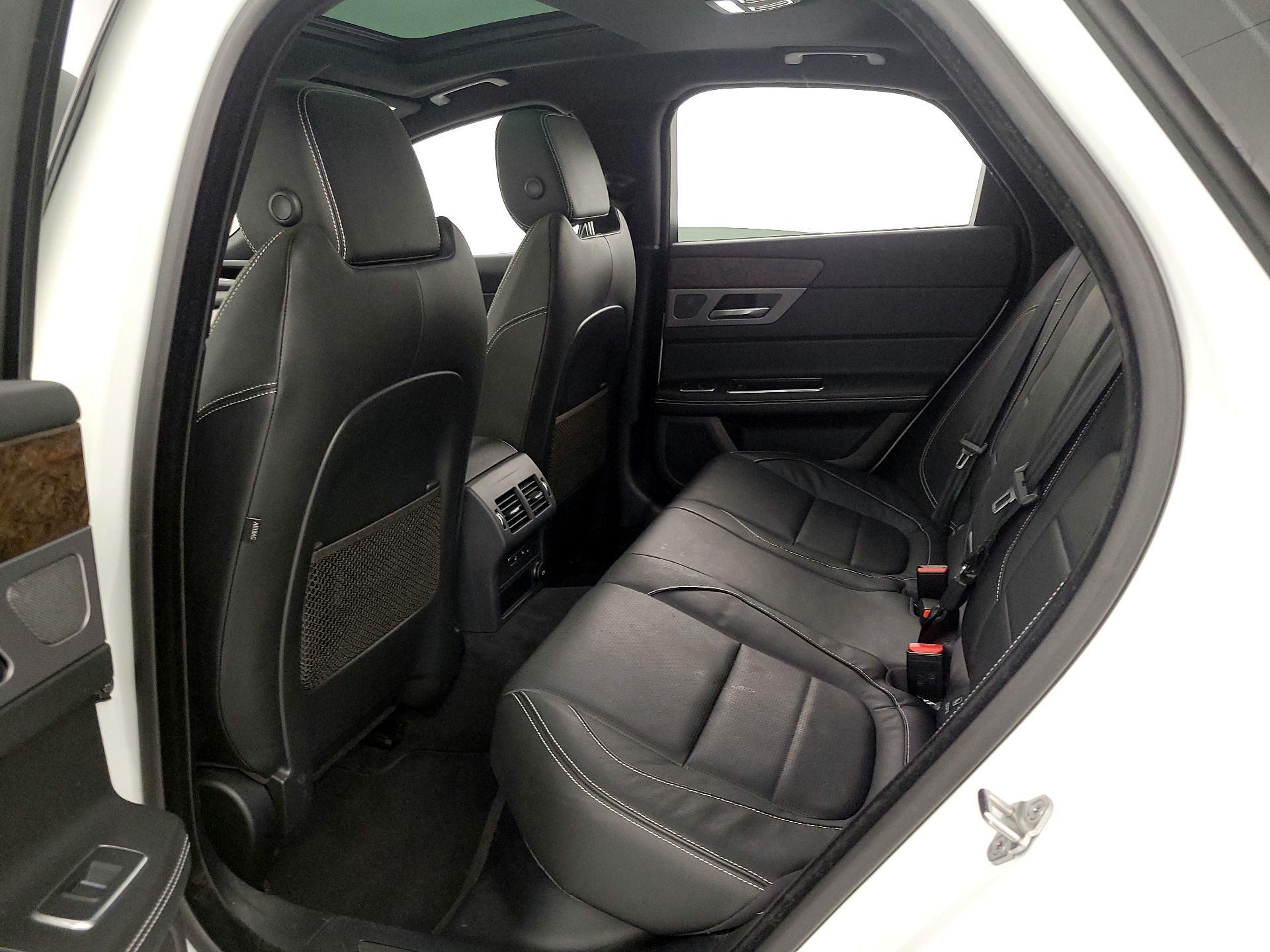 Thumbnail: 2016 Jaguar XF - 19