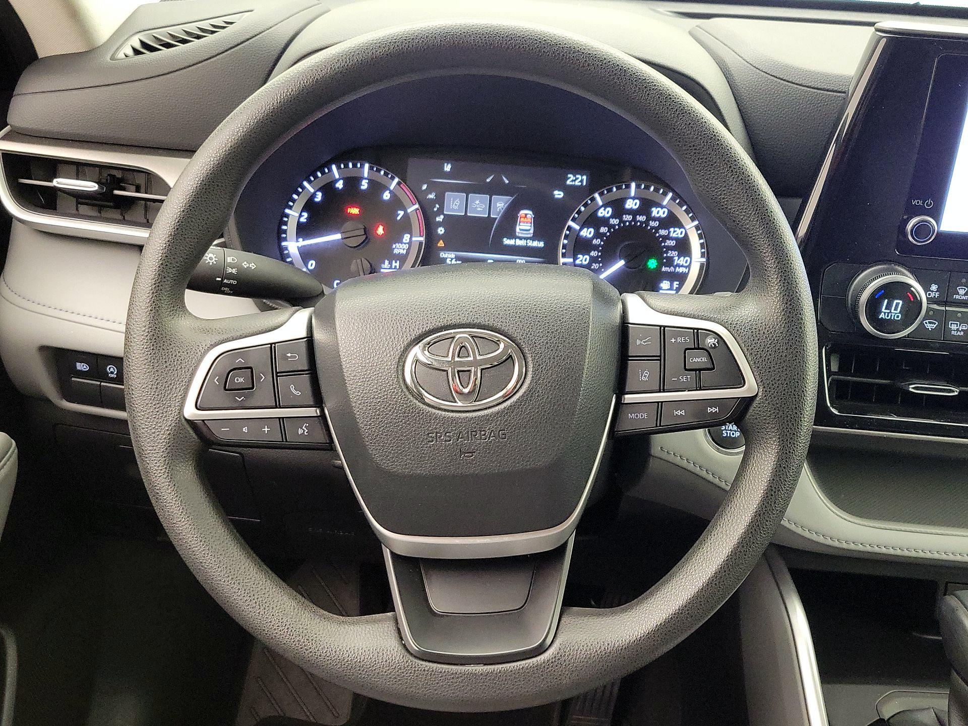 Thumbnail: 2023 Toyota Highlander - 10