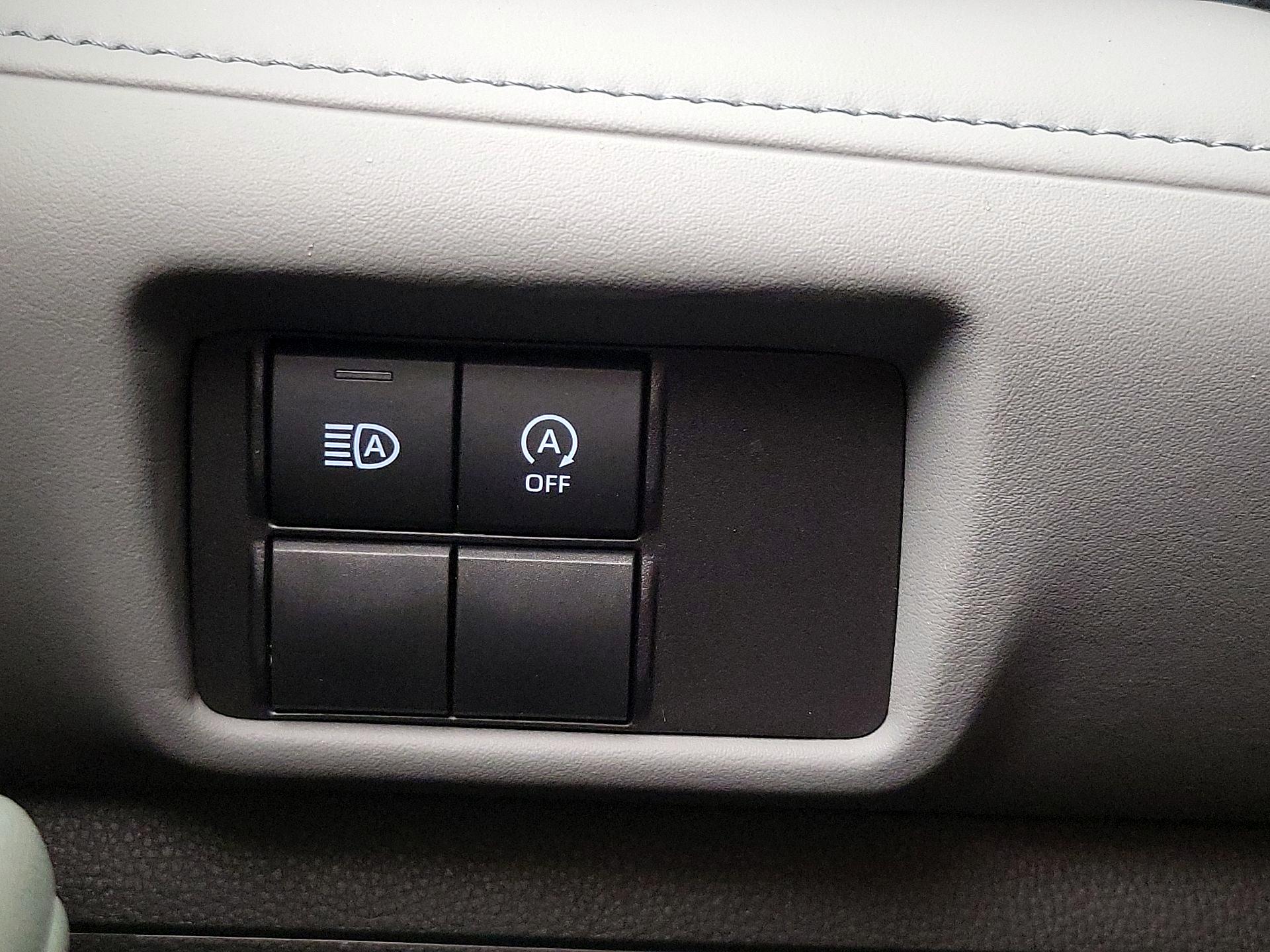 Thumbnail: 2023 Toyota Highlander - 13