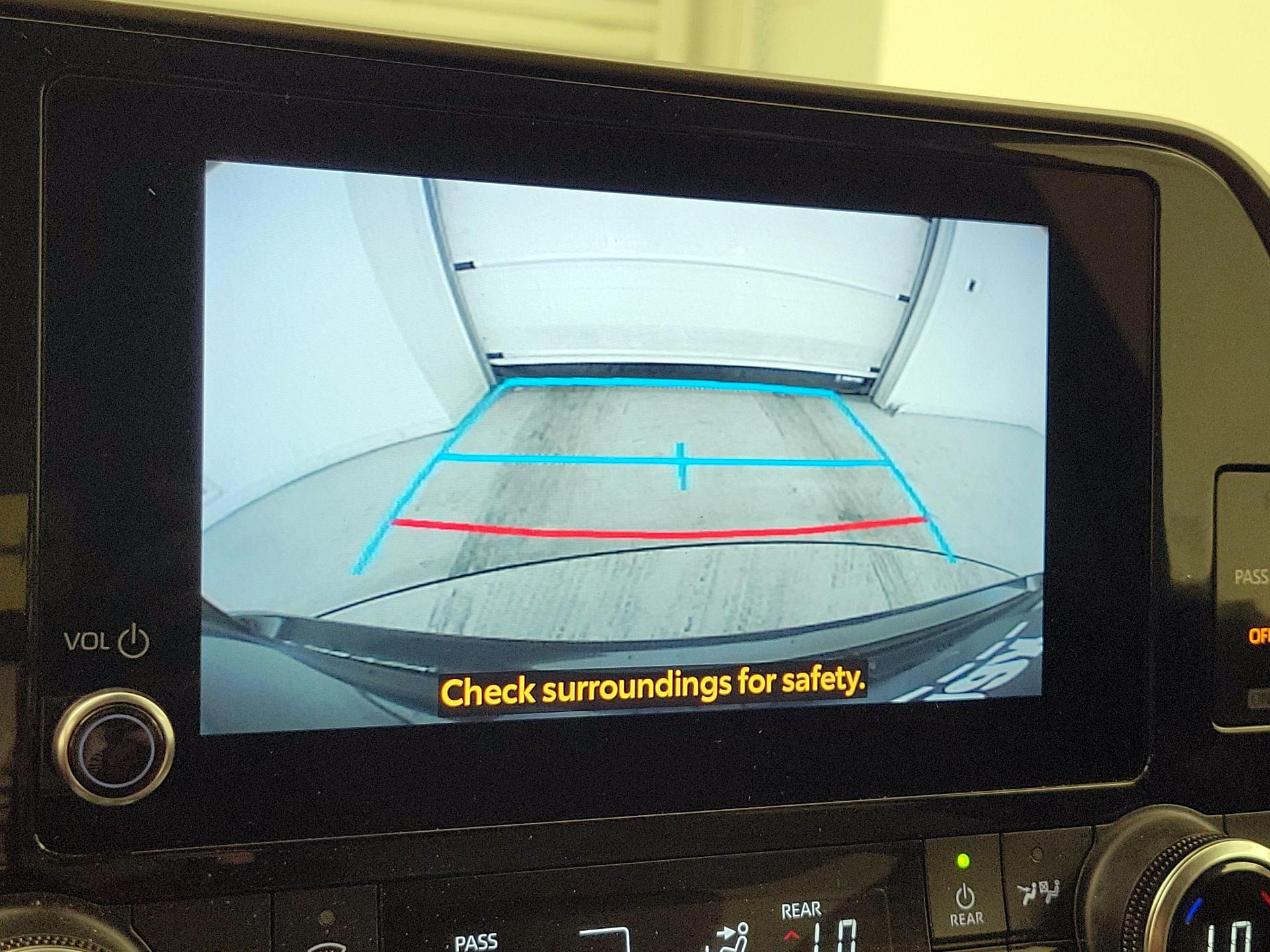 Thumbnail: 2023 Toyota Highlander - 14