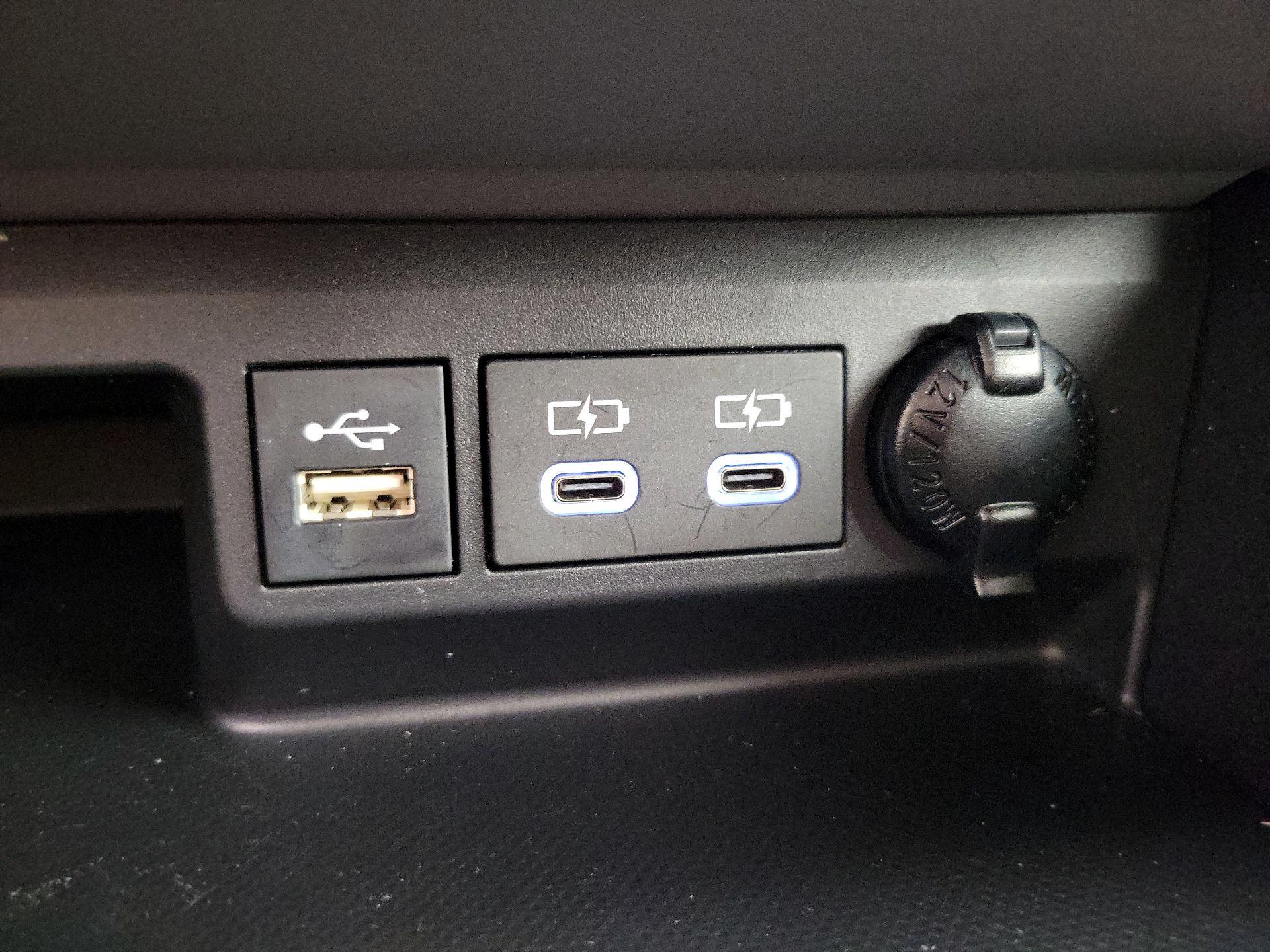 Thumbnail: 2023 Toyota Highlander - 18