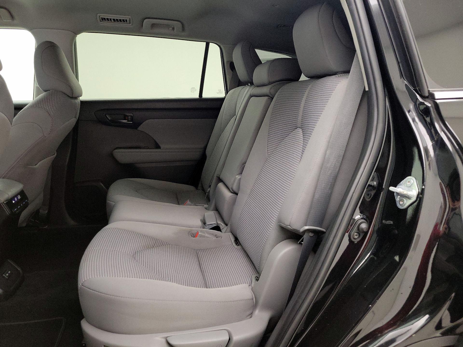 Thumbnail: 2023 Toyota Highlander - 19