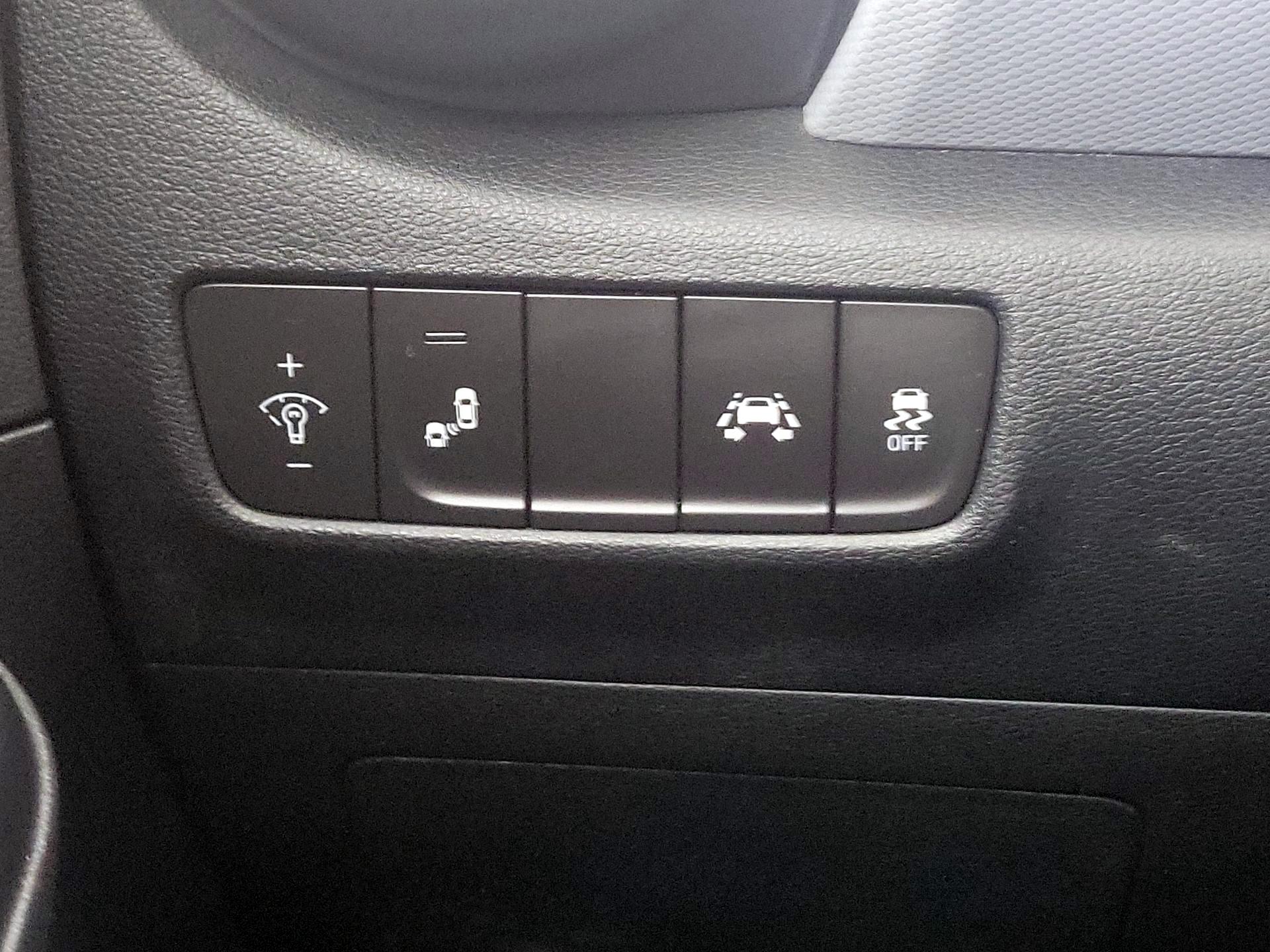 Thumbnail: 2020 Hyundai Kona - 13