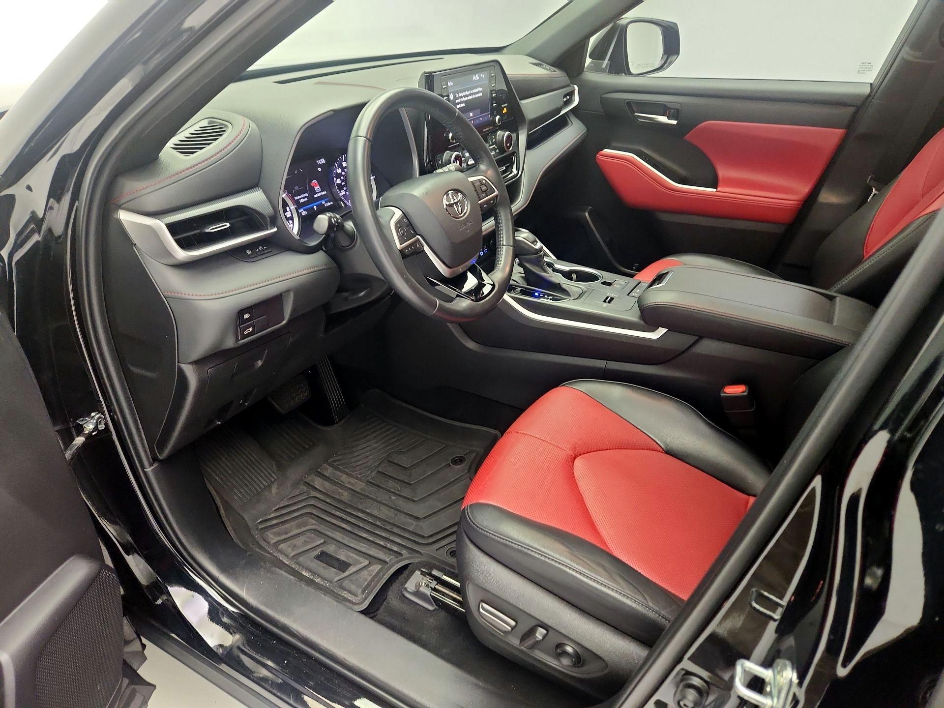 Thumbnail: 2022 Toyota Highlander - 9