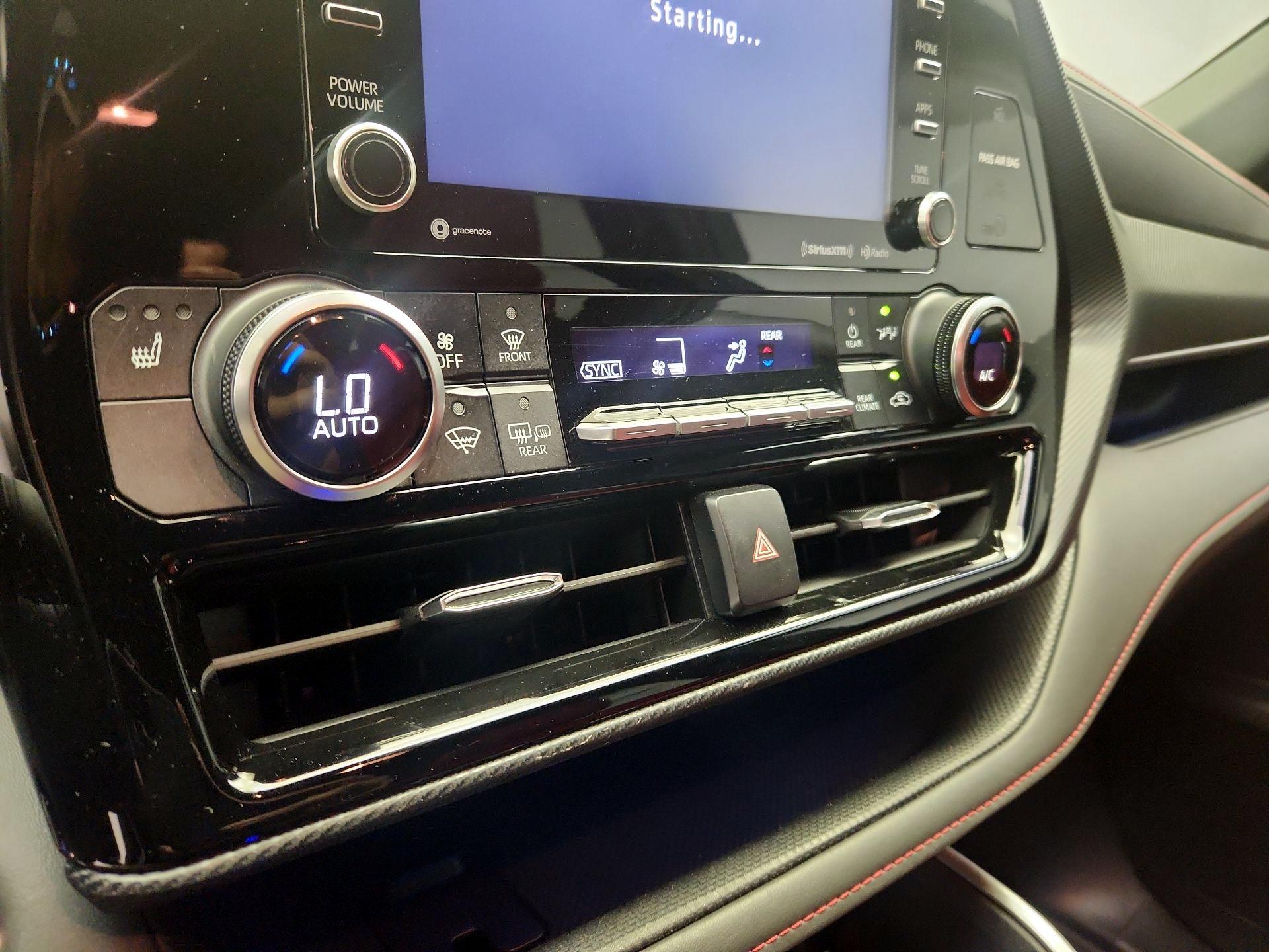 Thumbnail: 2022 Toyota Highlander - 14