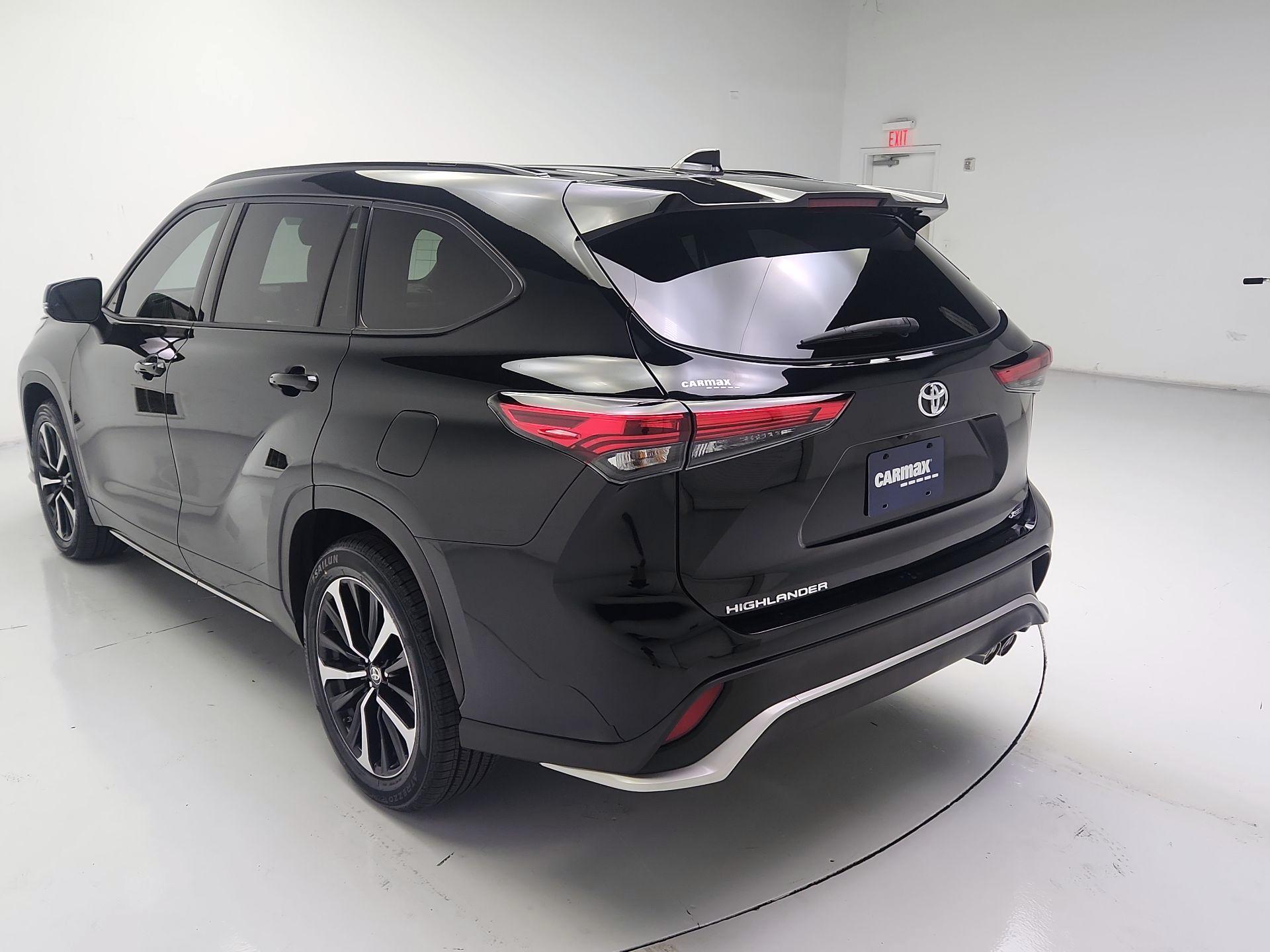 Thumbnail: 2022 Toyota Highlander - 7