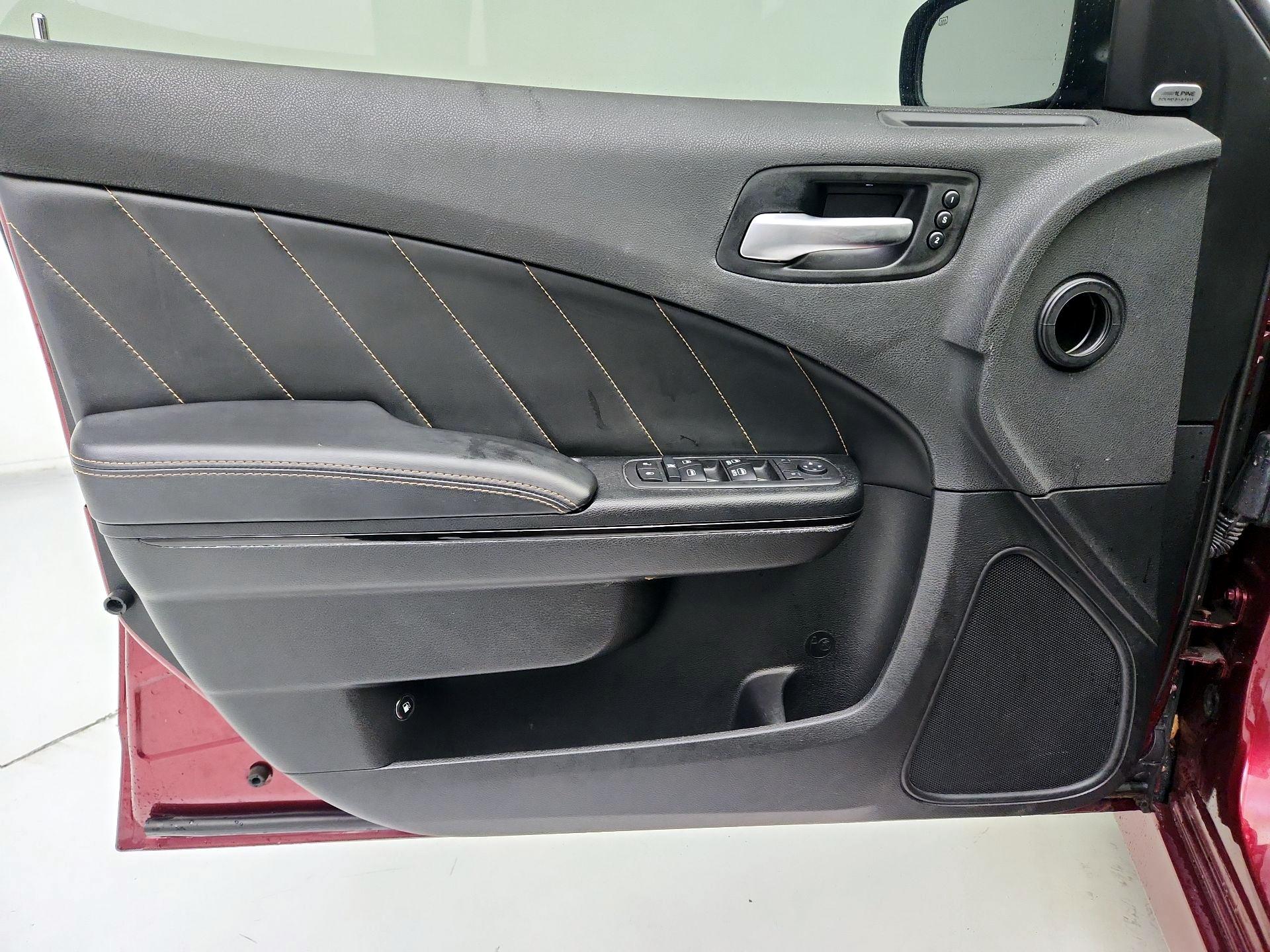 Thumbnail: 2018 Dodge Charger - 12