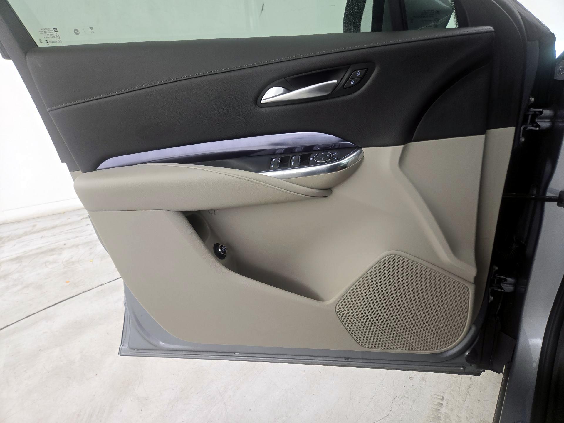 Thumbnail: 2023 Cadillac XT4 - 12