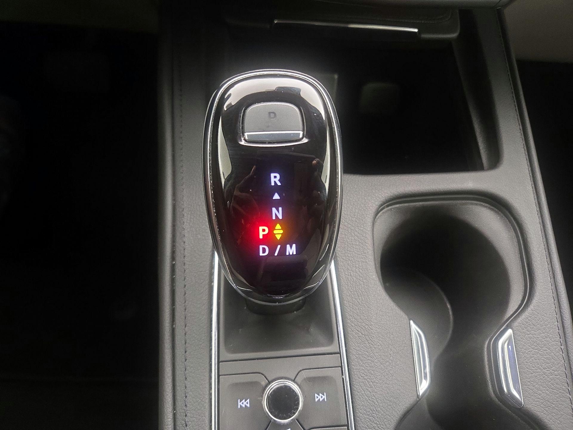 Thumbnail: 2023 Cadillac XT4 - 17