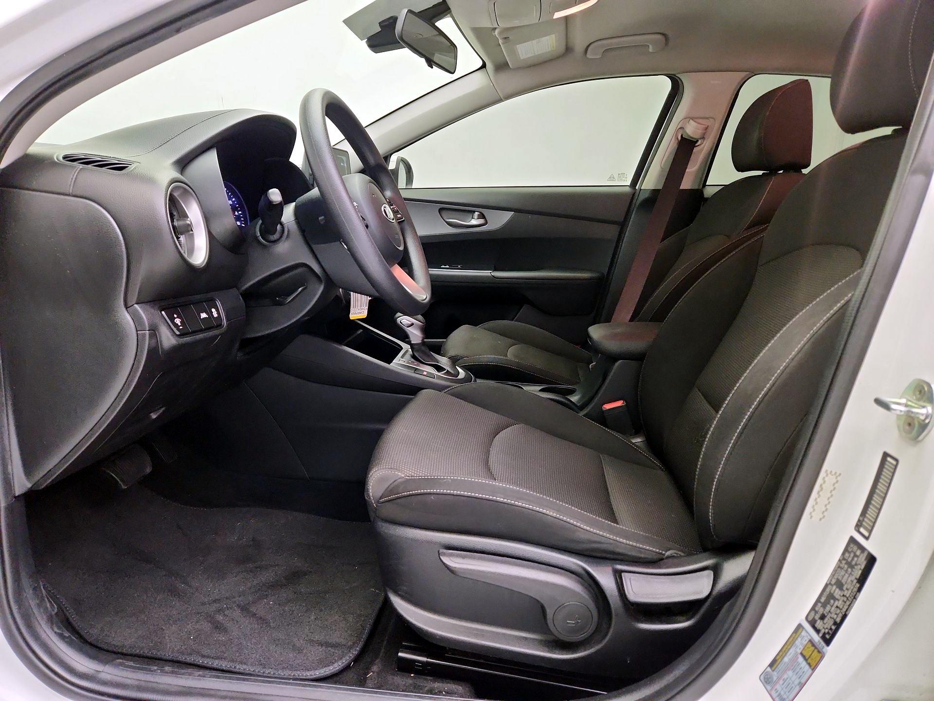 Thumbnail: 2020 Kia Forte - 11