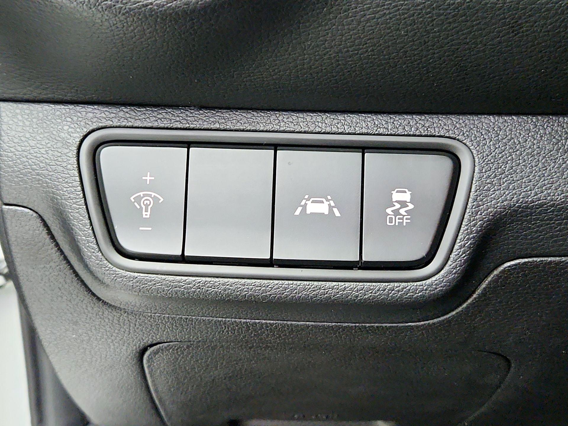 Thumbnail: 2020 Kia Forte - 13