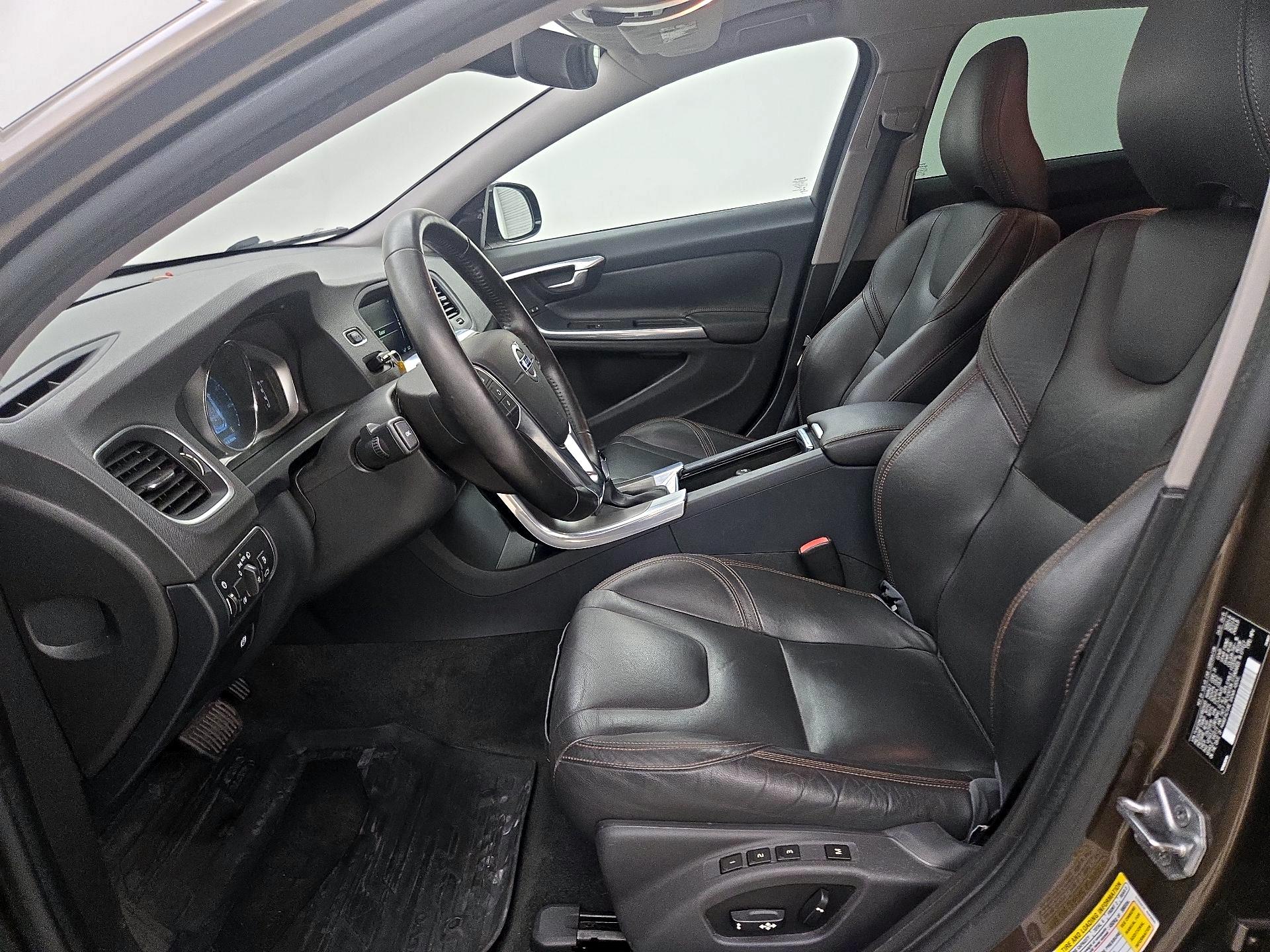 Thumbnail: 2016 Volvo S60 - 11