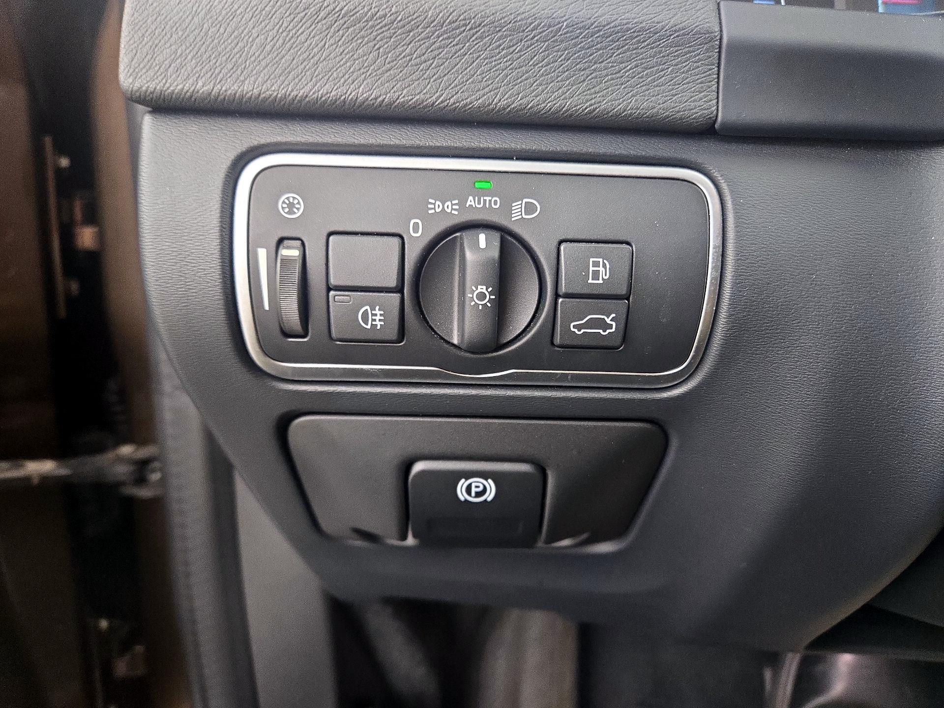 Thumbnail: 2016 Volvo S60 - 13