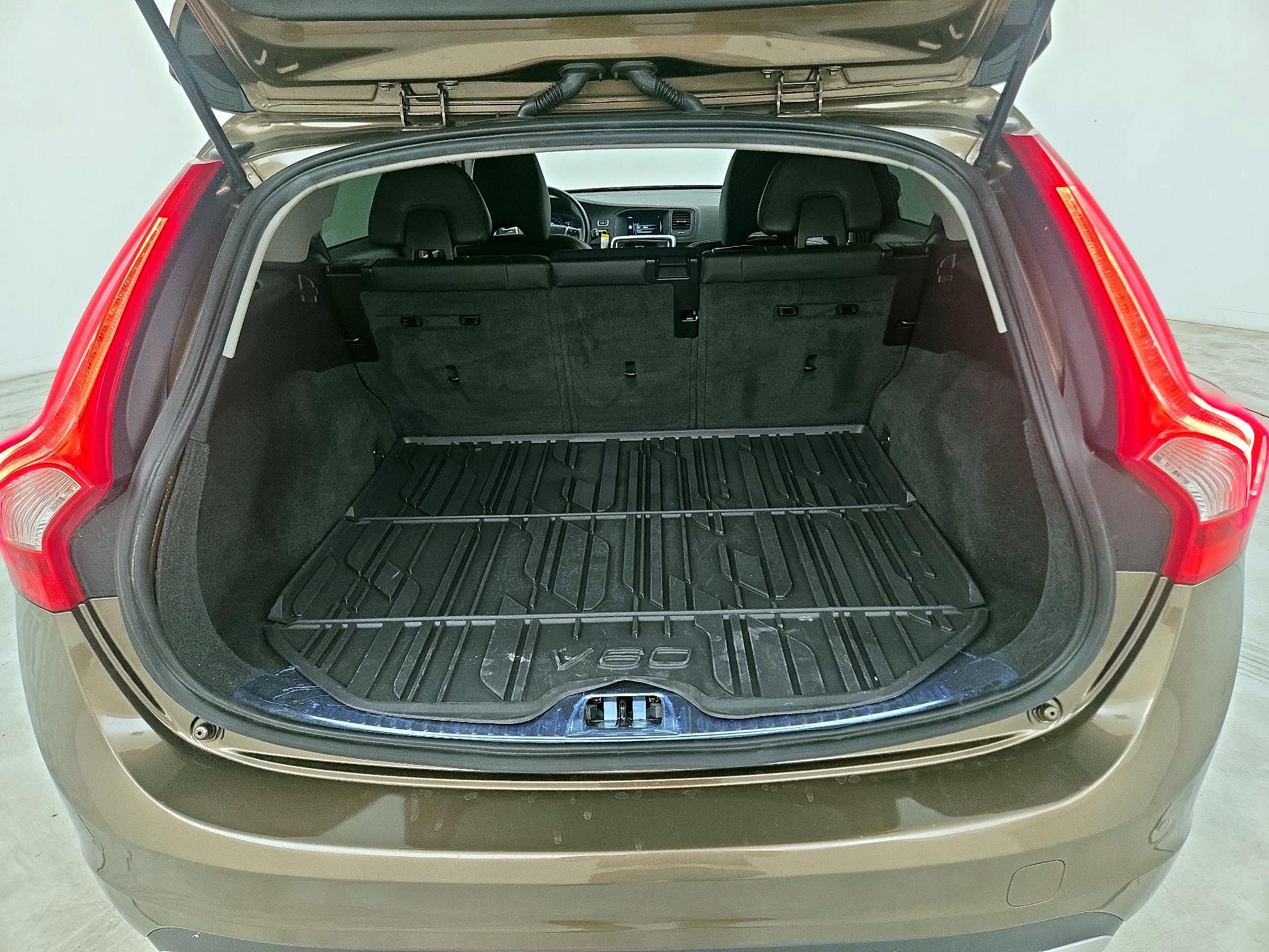 Thumbnail: 2016 Volvo S60 - 20