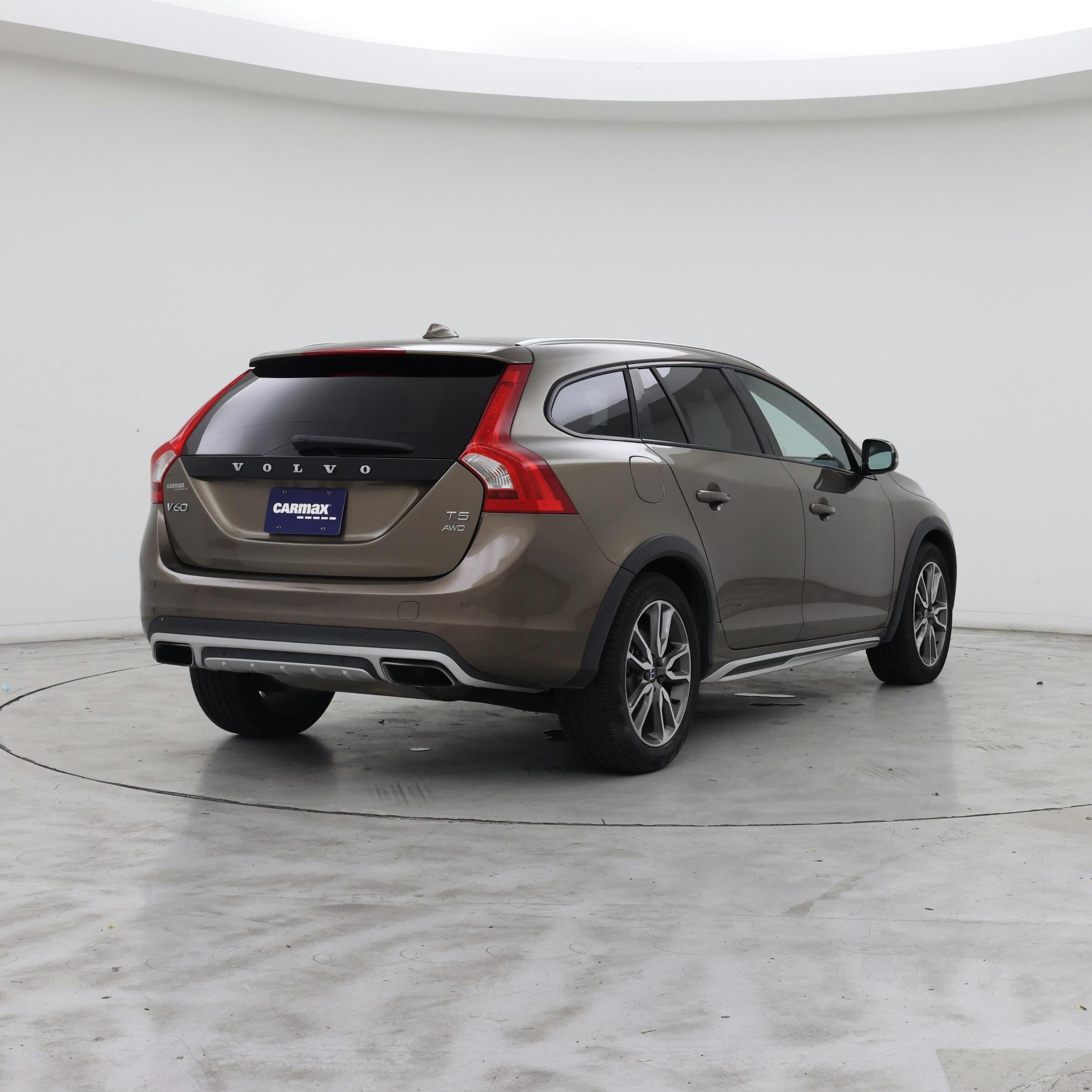 Thumbnail: 2016 Volvo S60 - 8