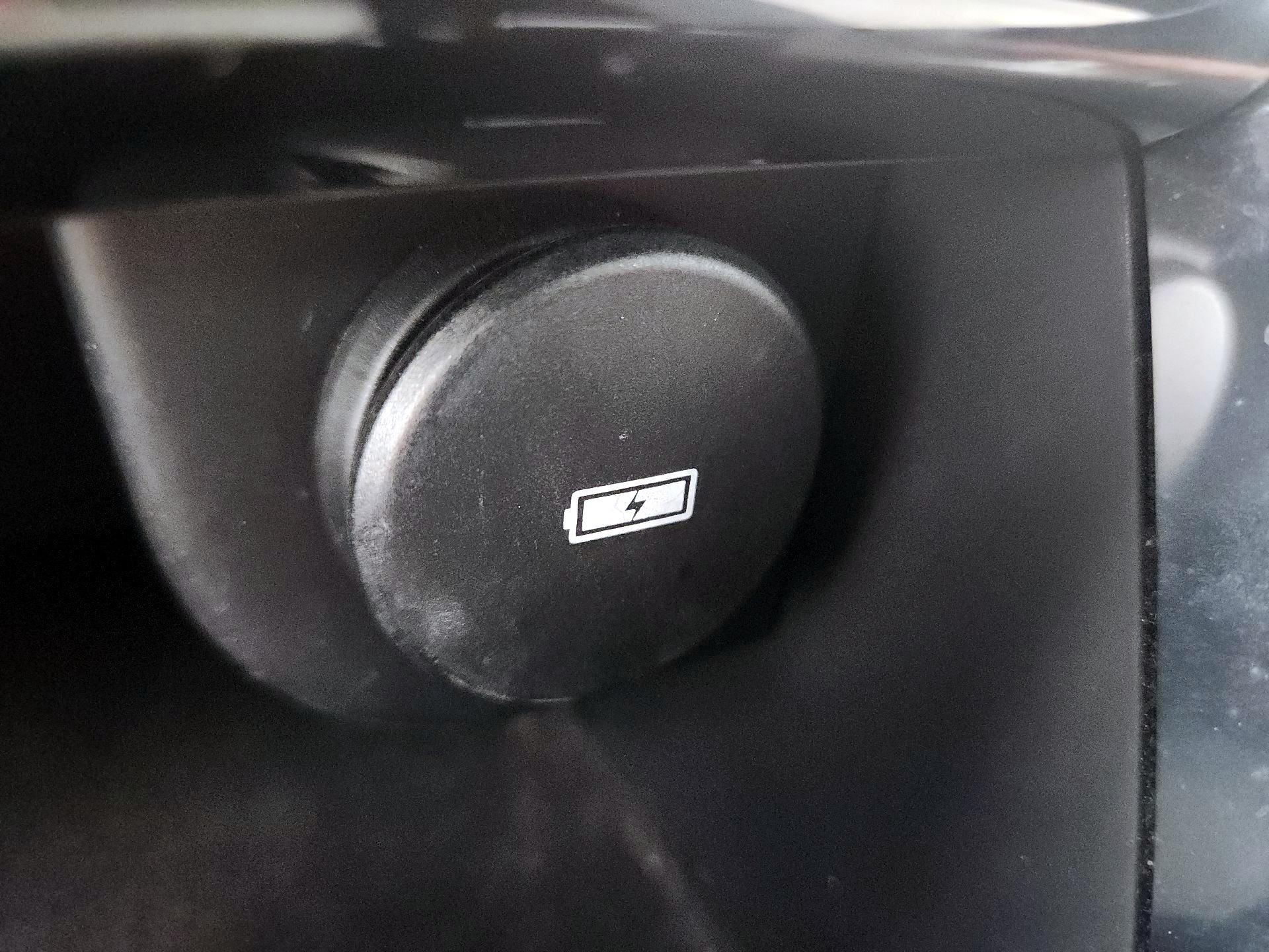 Thumbnail: 2020 Land Rover Discovery Sport - 19