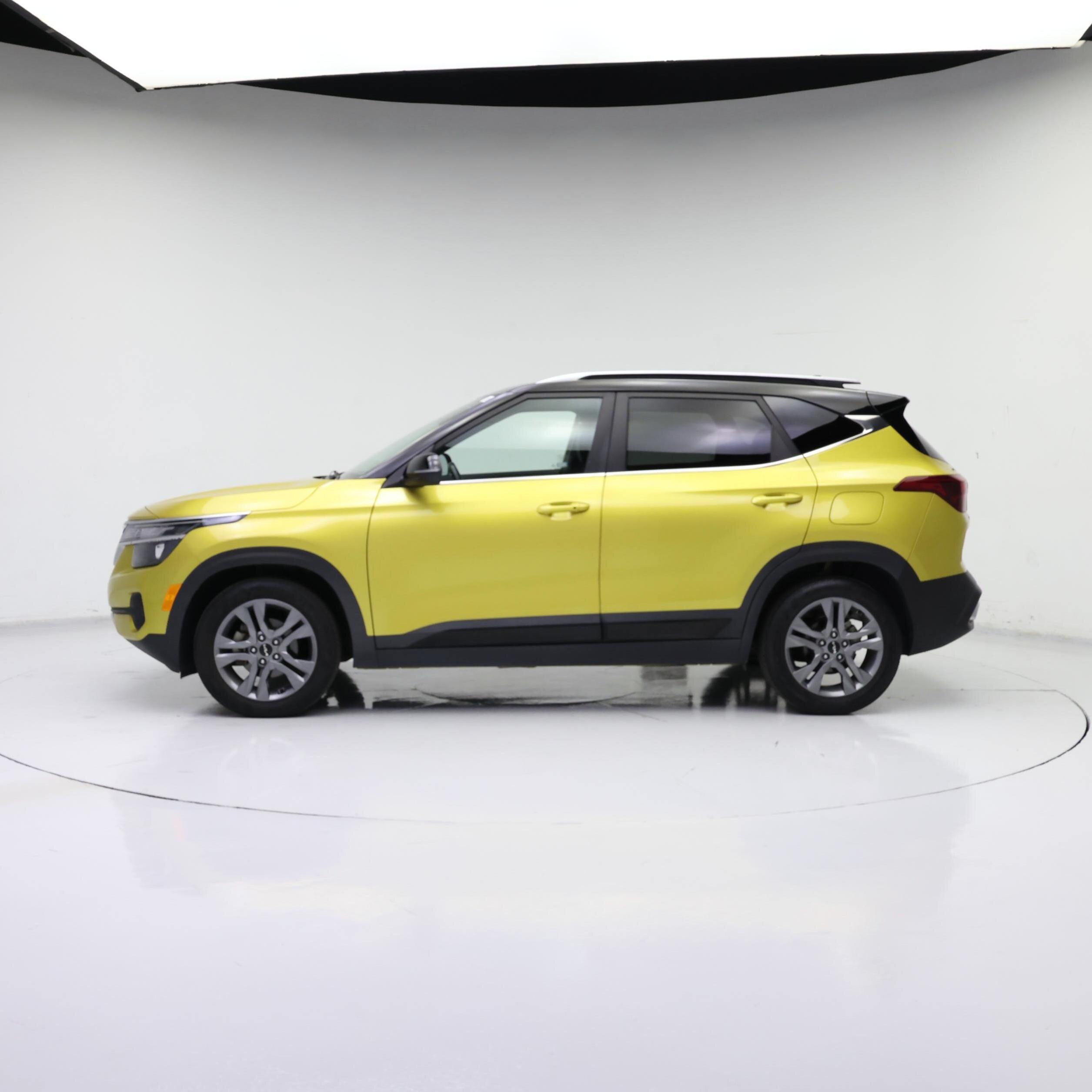 Thumbnail: 2022 Kia Seltos - 3