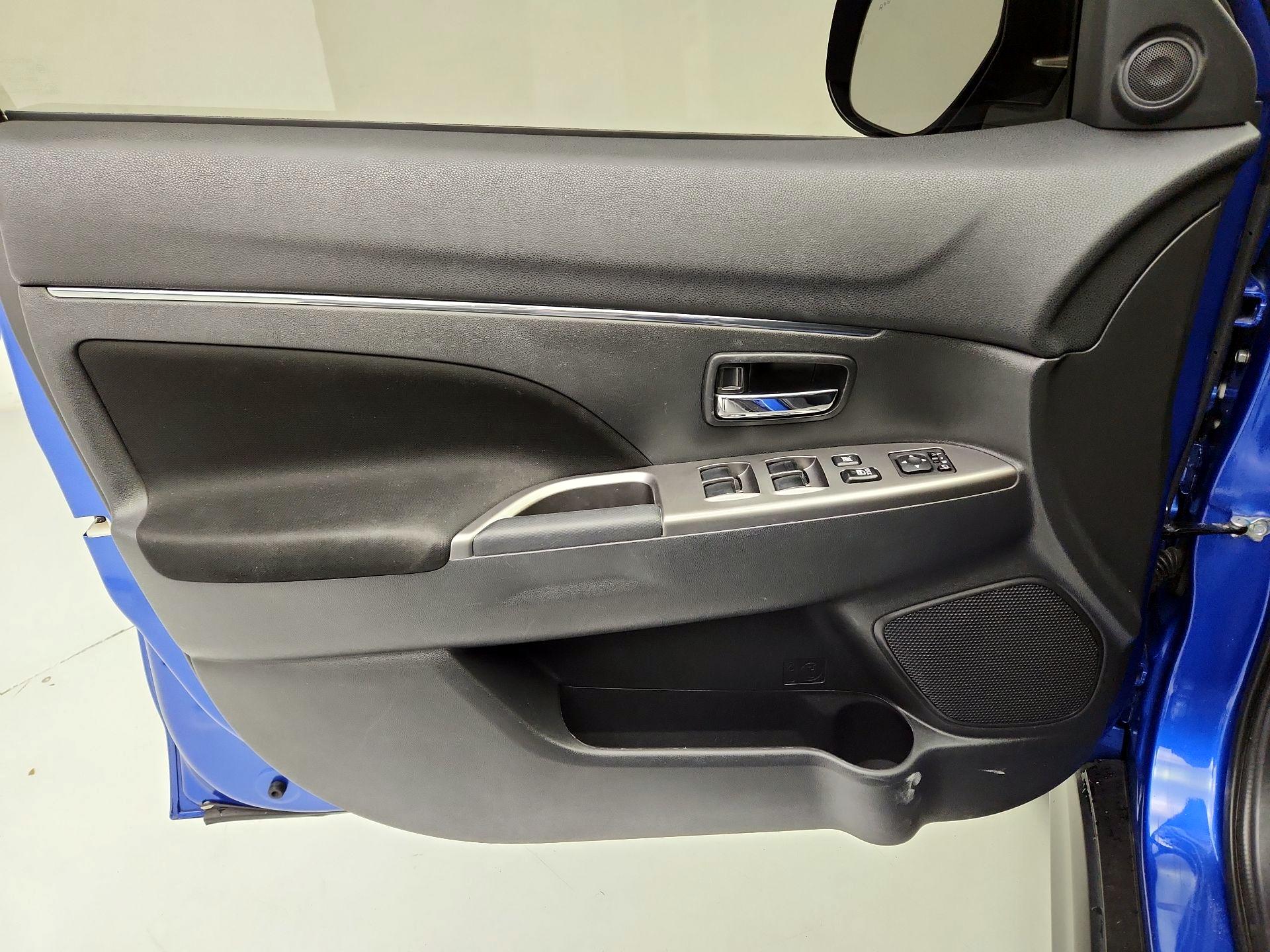 Thumbnail: 2020 Mitsubishi Outlander Sport - 12