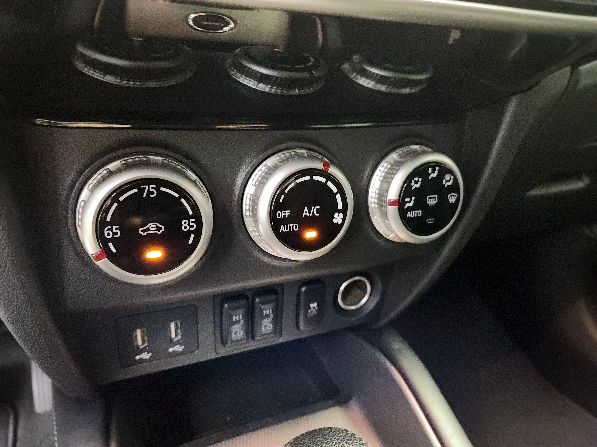 Thumbnail: 2020 Mitsubishi Outlander Sport - 16