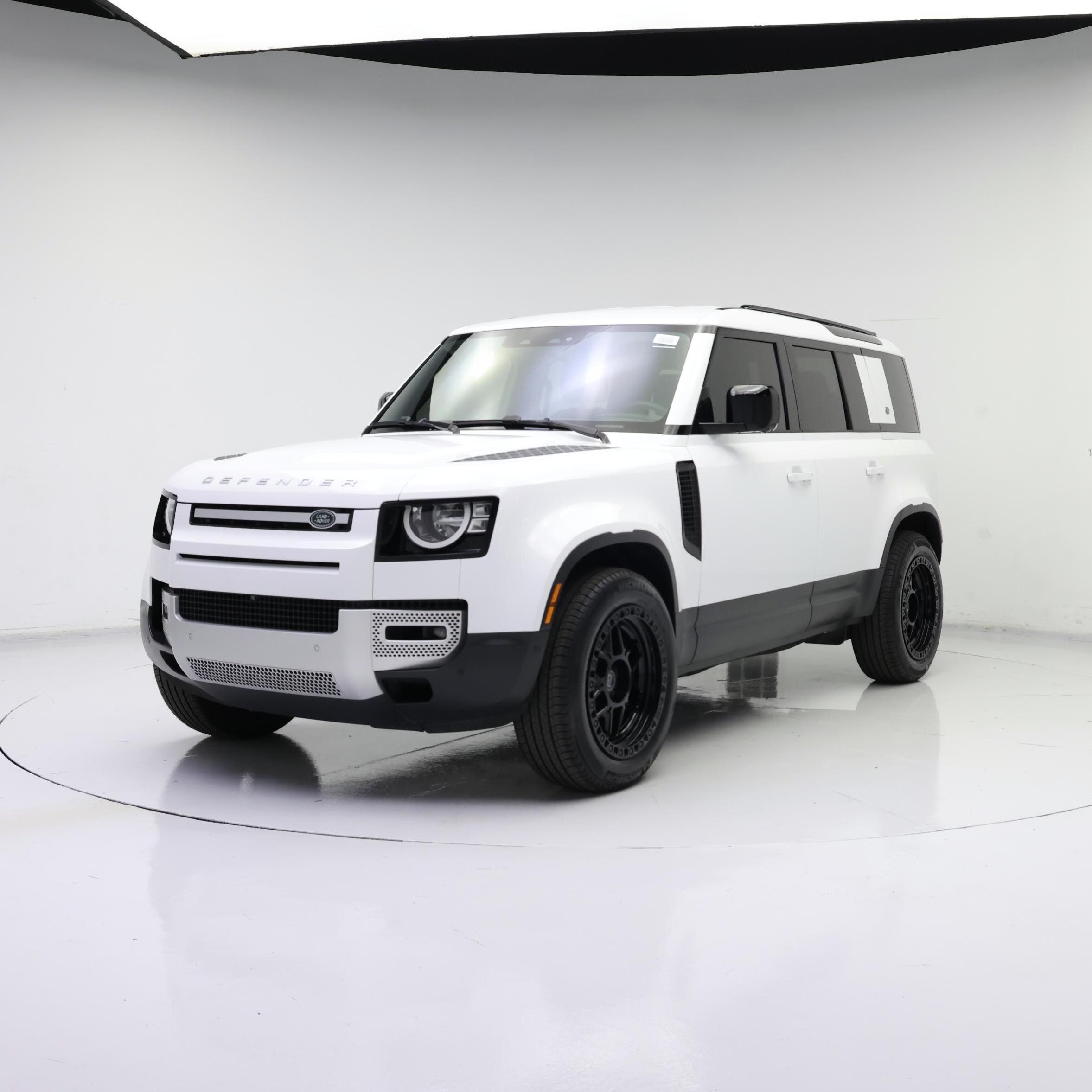 Thumbnail: 2023 Land Rover Defender - 4