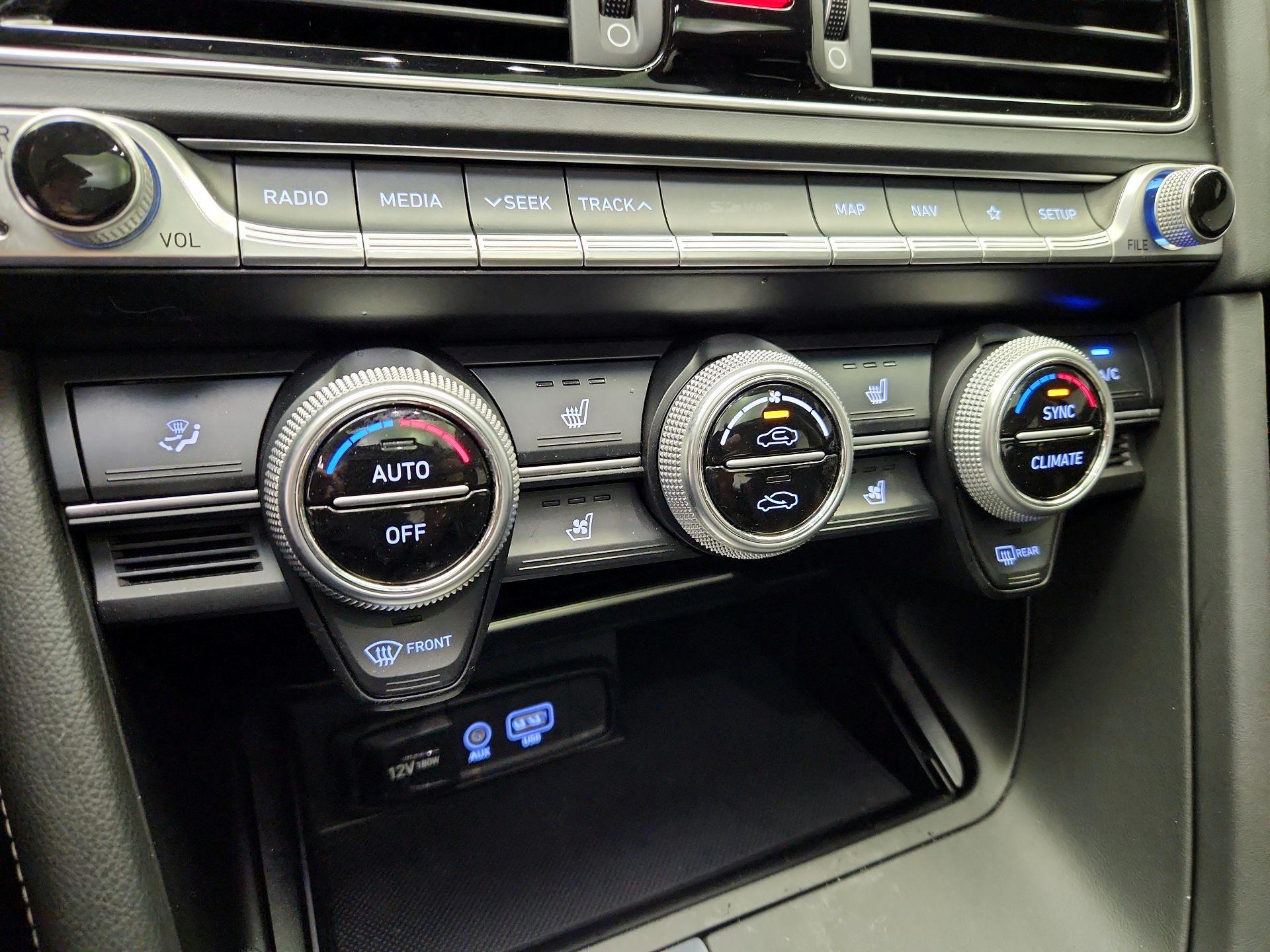 Thumbnail: 2019 Genesis G70 - 17