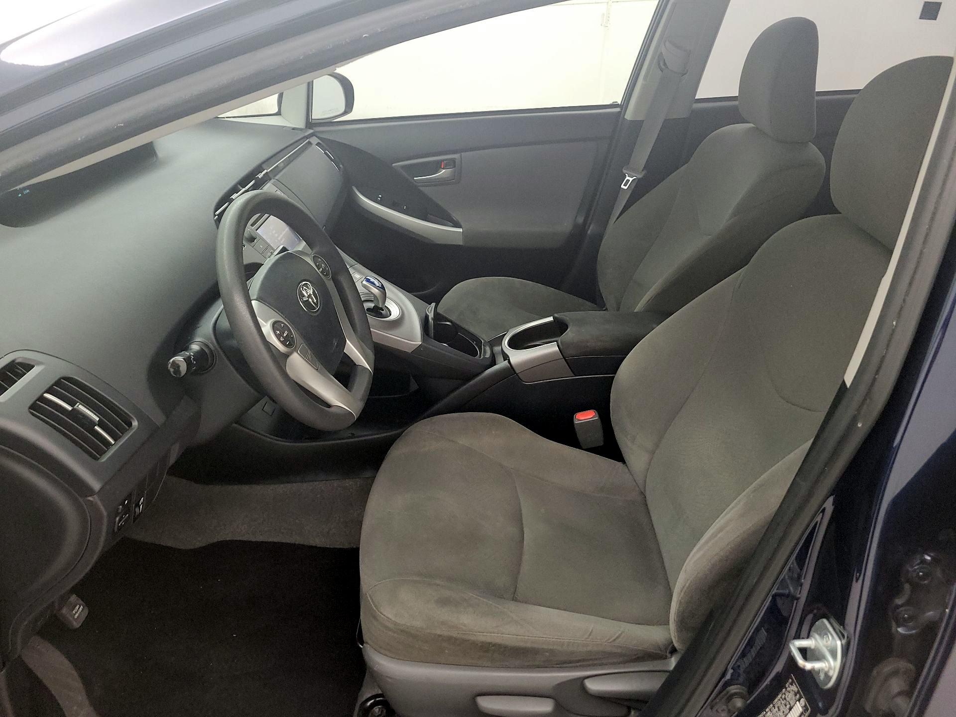 Thumbnail: 2015 Toyota Prius - 11