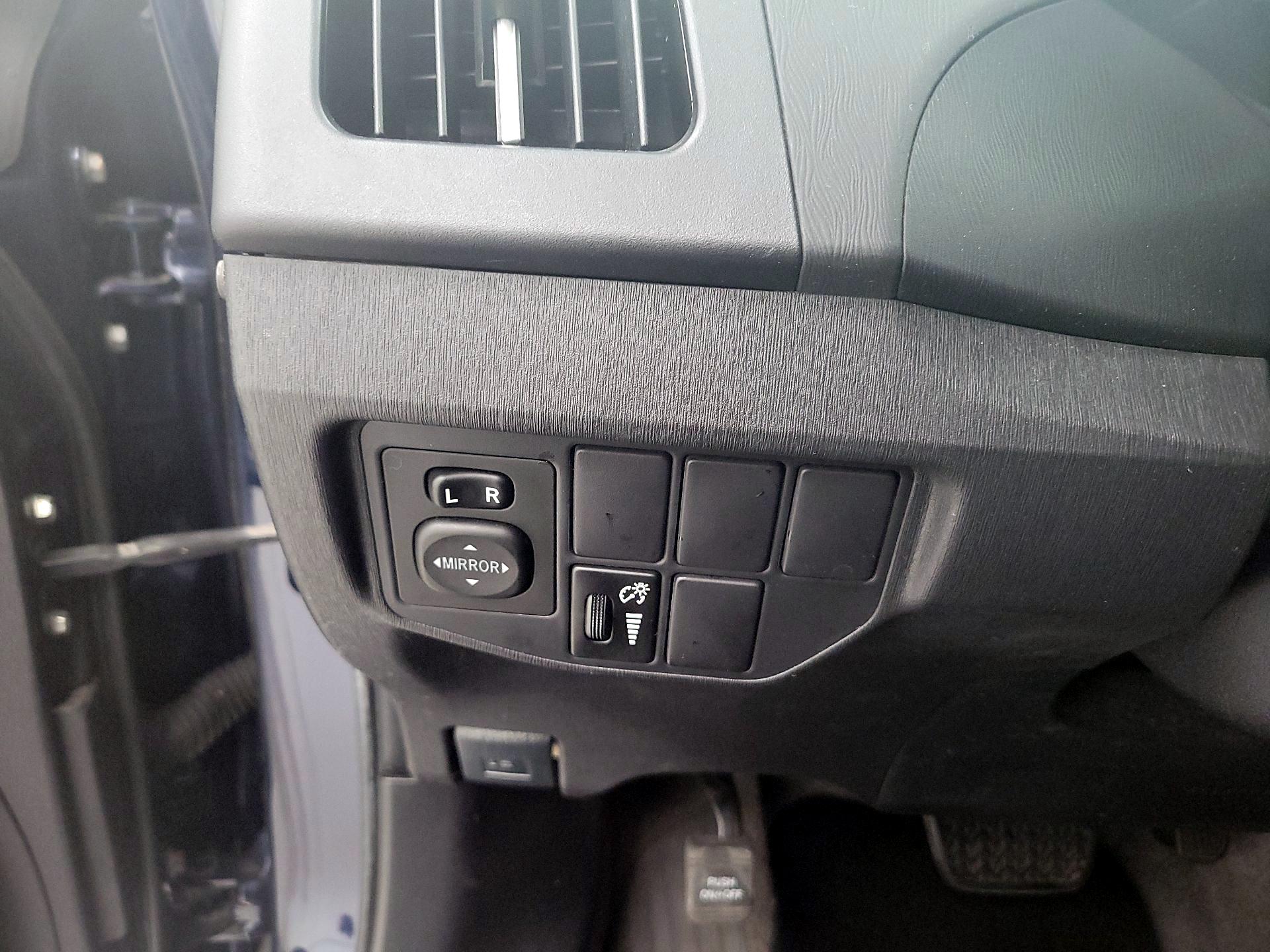 Thumbnail: 2015 Toyota Prius - 13