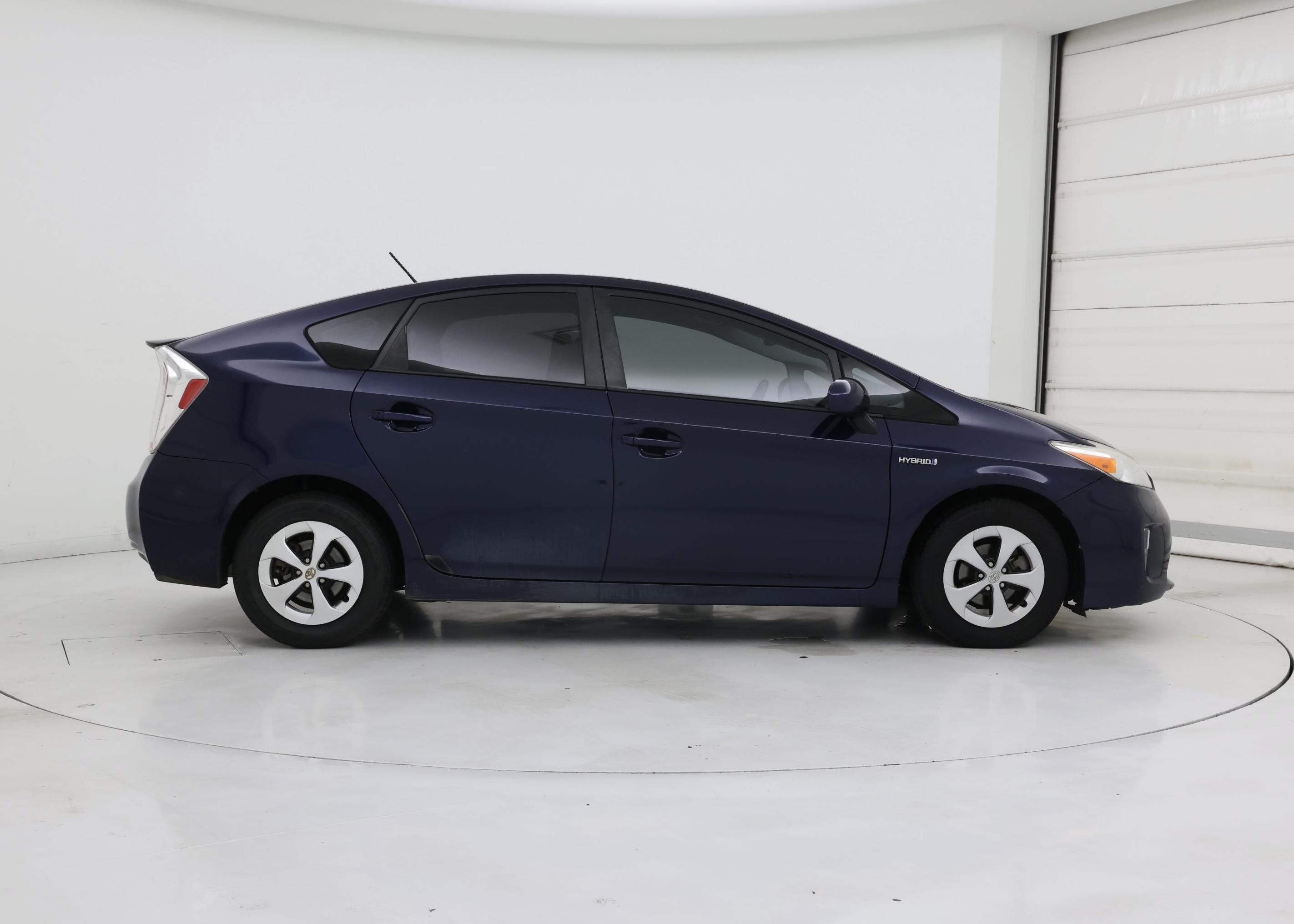 Thumbnail: 2015 Toyota Prius - 7
