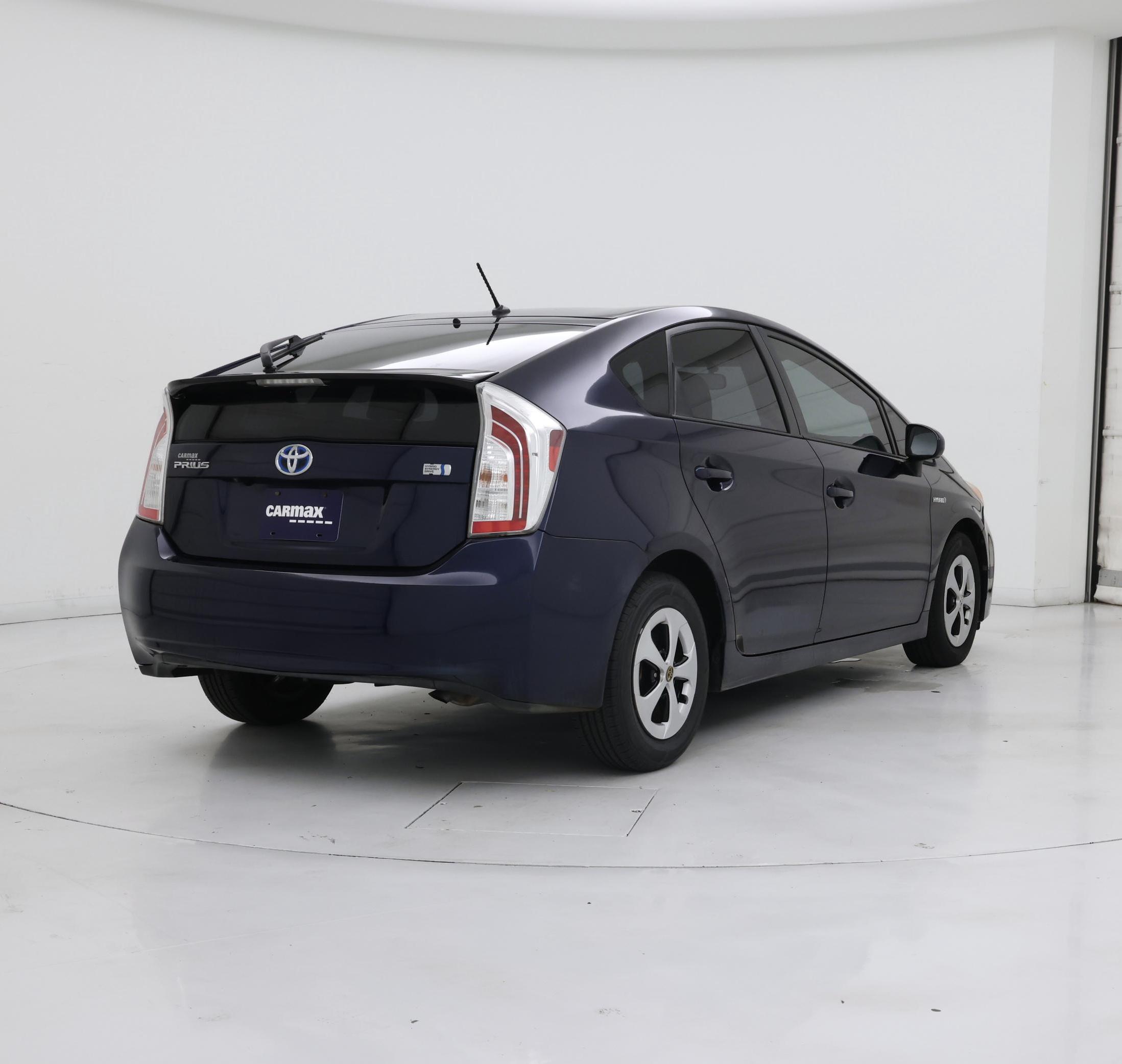 Thumbnail: 2015 Toyota Prius - 8