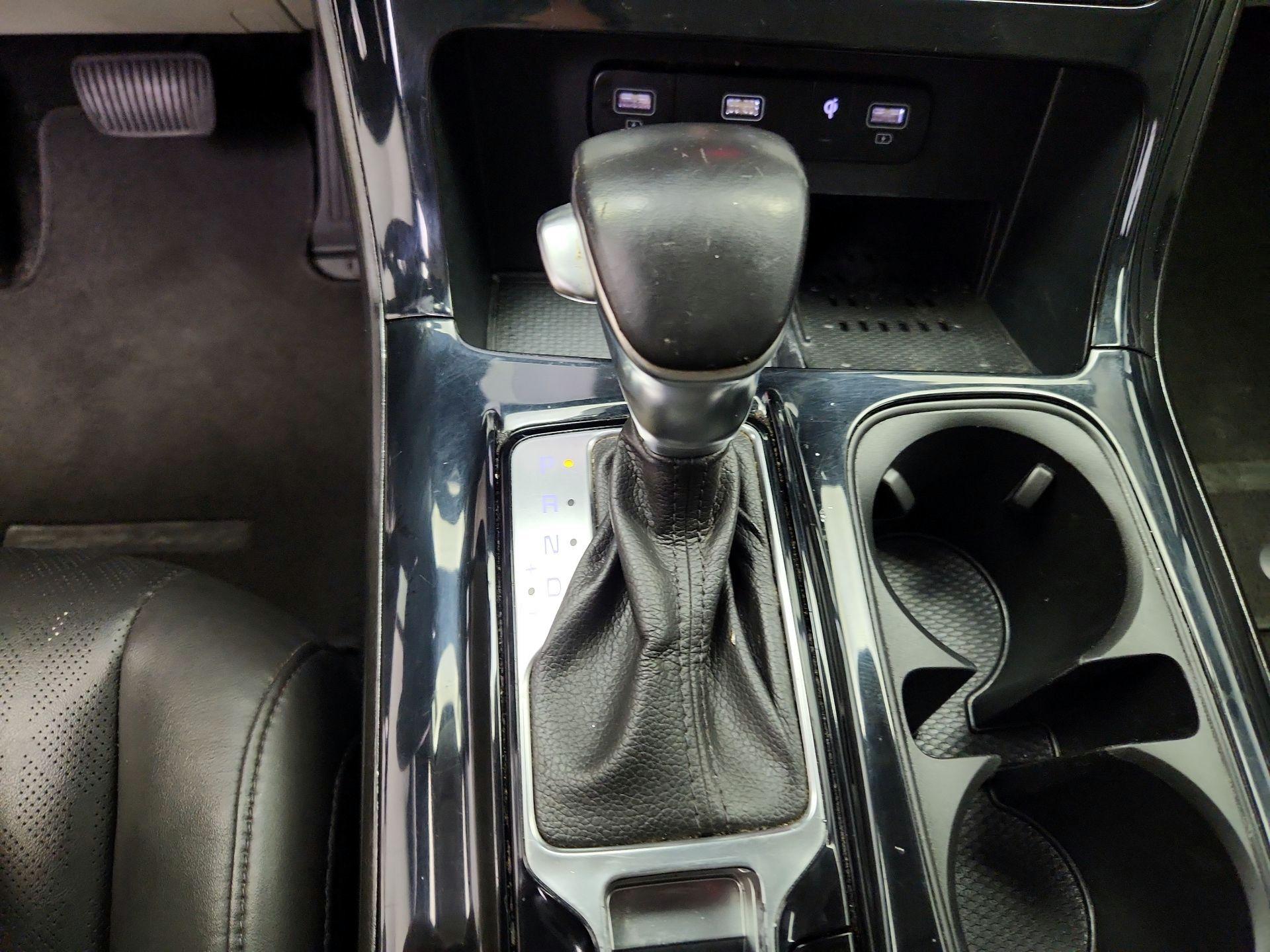 Thumbnail: 2023 Kia Carnival - 18