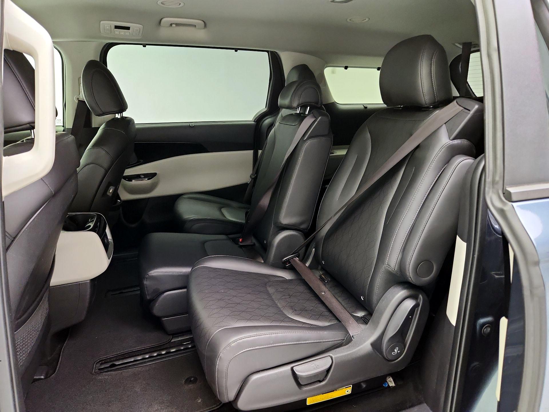 Thumbnail: 2023 Kia Carnival - 20