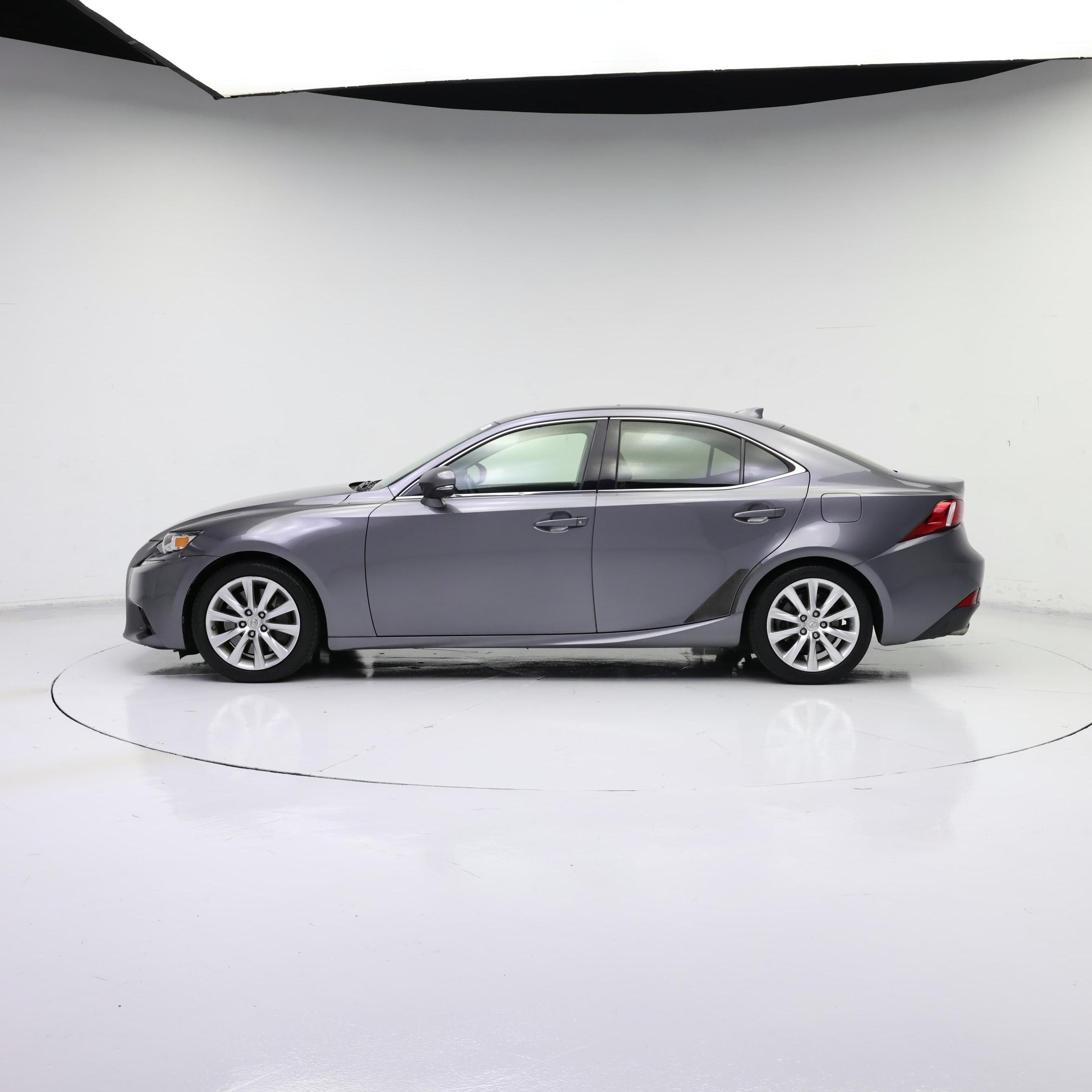 Thumbnail: 2016 Lexus IS - 3