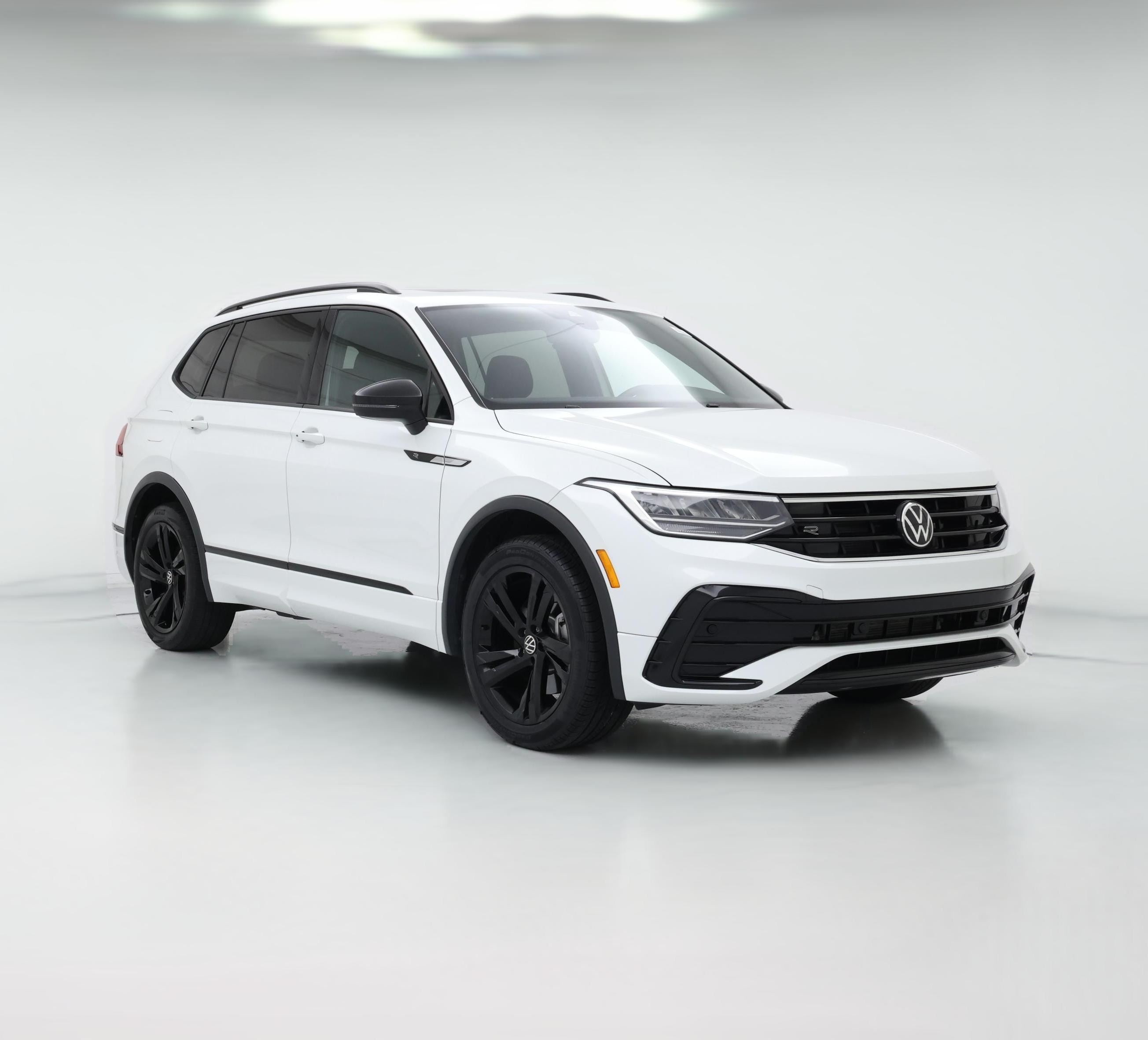 Thumbnail: 2023 Volkswagen Tiguan - 1