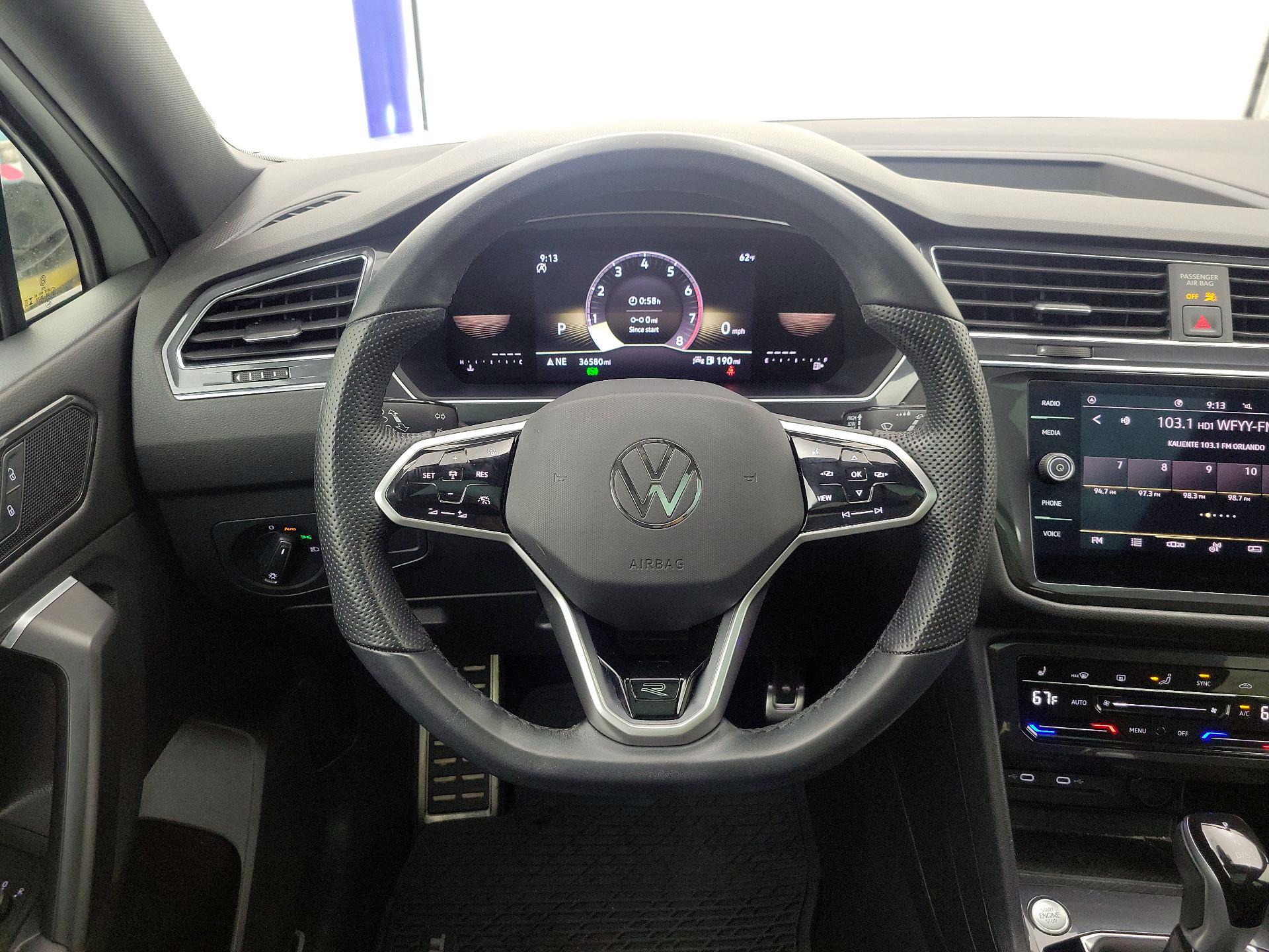 Thumbnail: 2023 Volkswagen Tiguan - 10