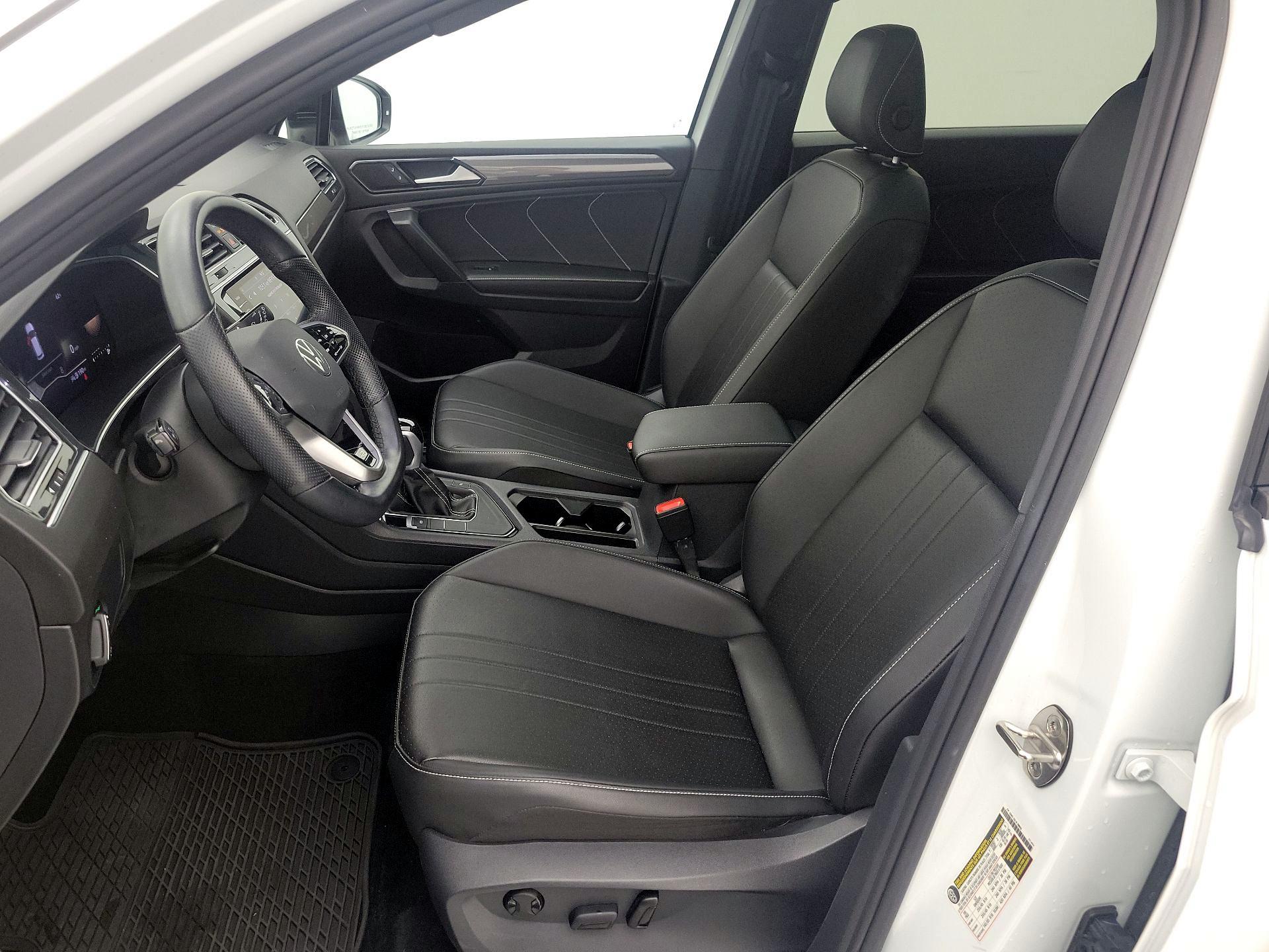 Thumbnail: 2023 Volkswagen Tiguan - 11