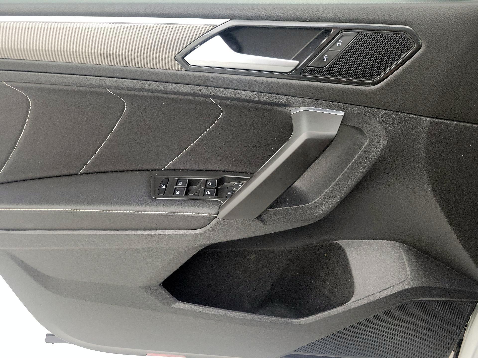 Thumbnail: 2023 Volkswagen Tiguan - 12