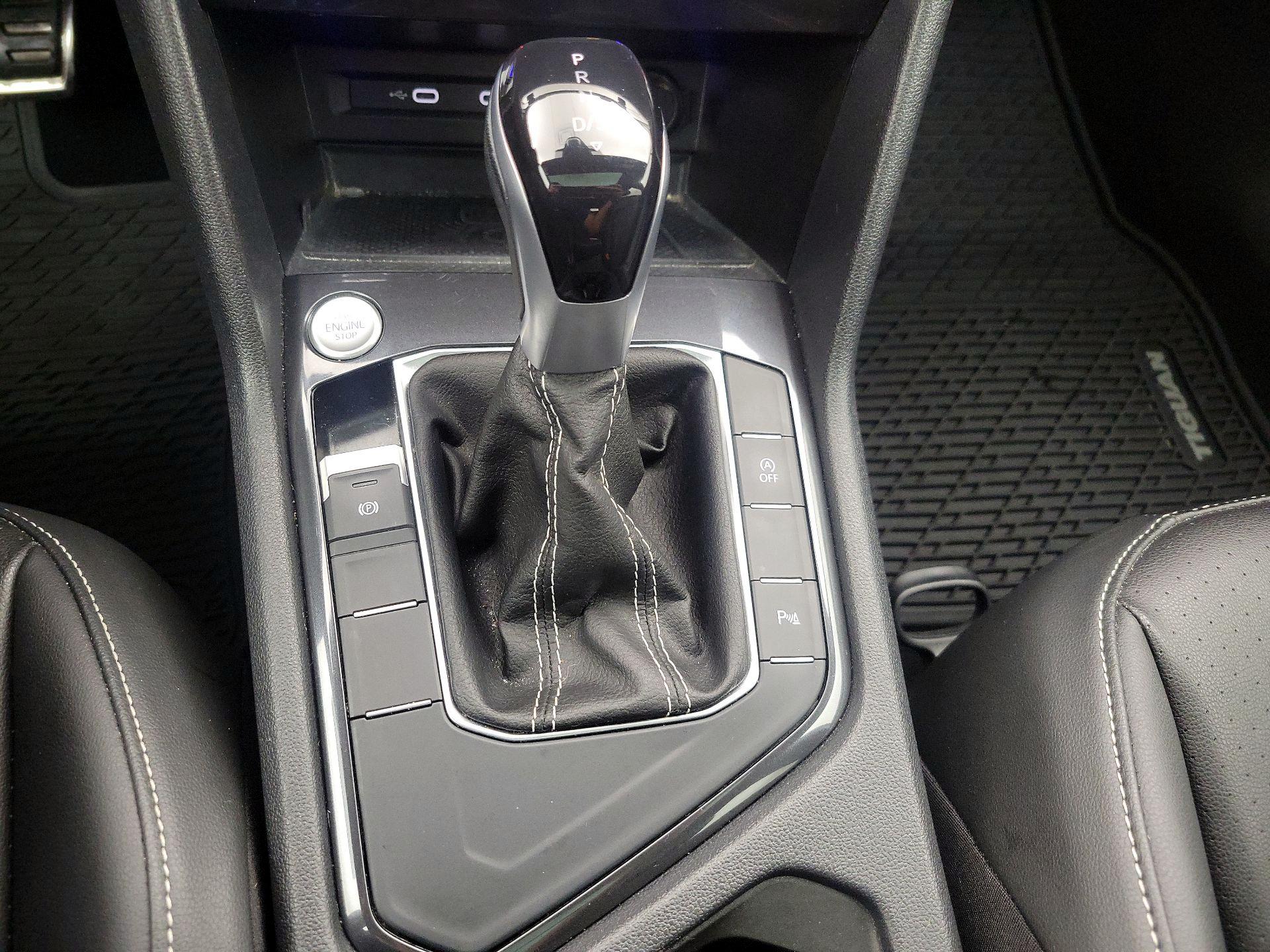 Thumbnail: 2023 Volkswagen Tiguan - 17