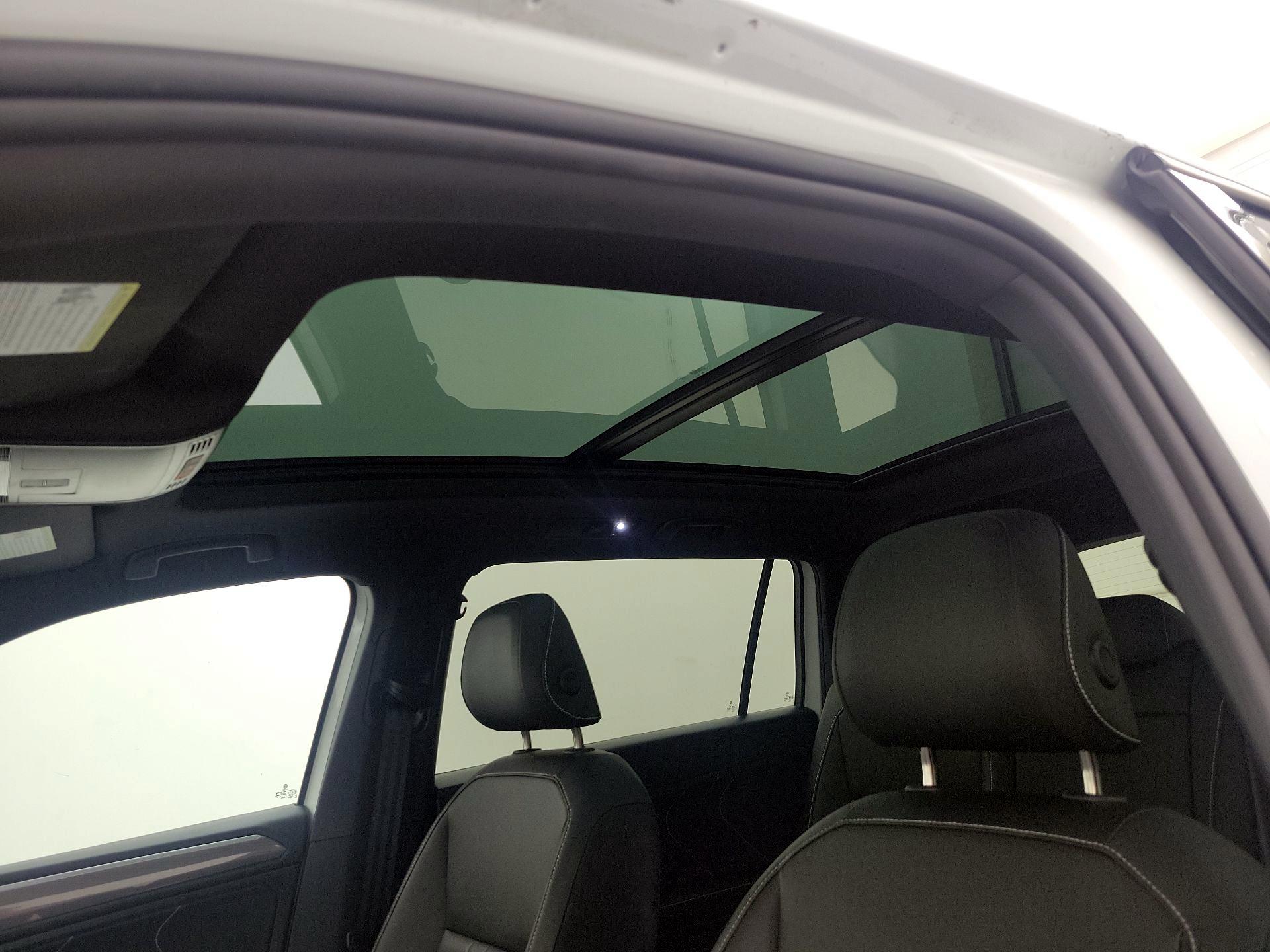 Thumbnail: 2023 Volkswagen Tiguan - 18