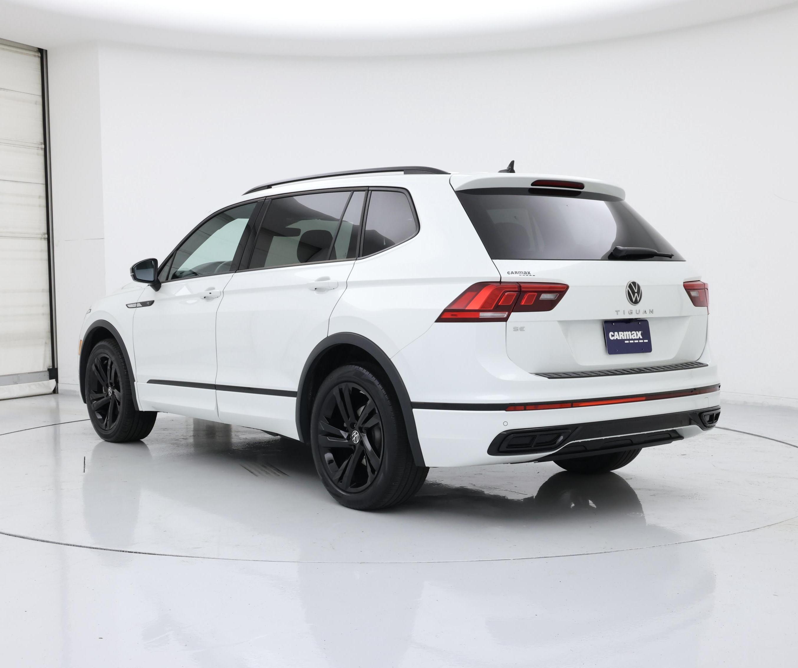 Thumbnail: 2023 Volkswagen Tiguan - 2