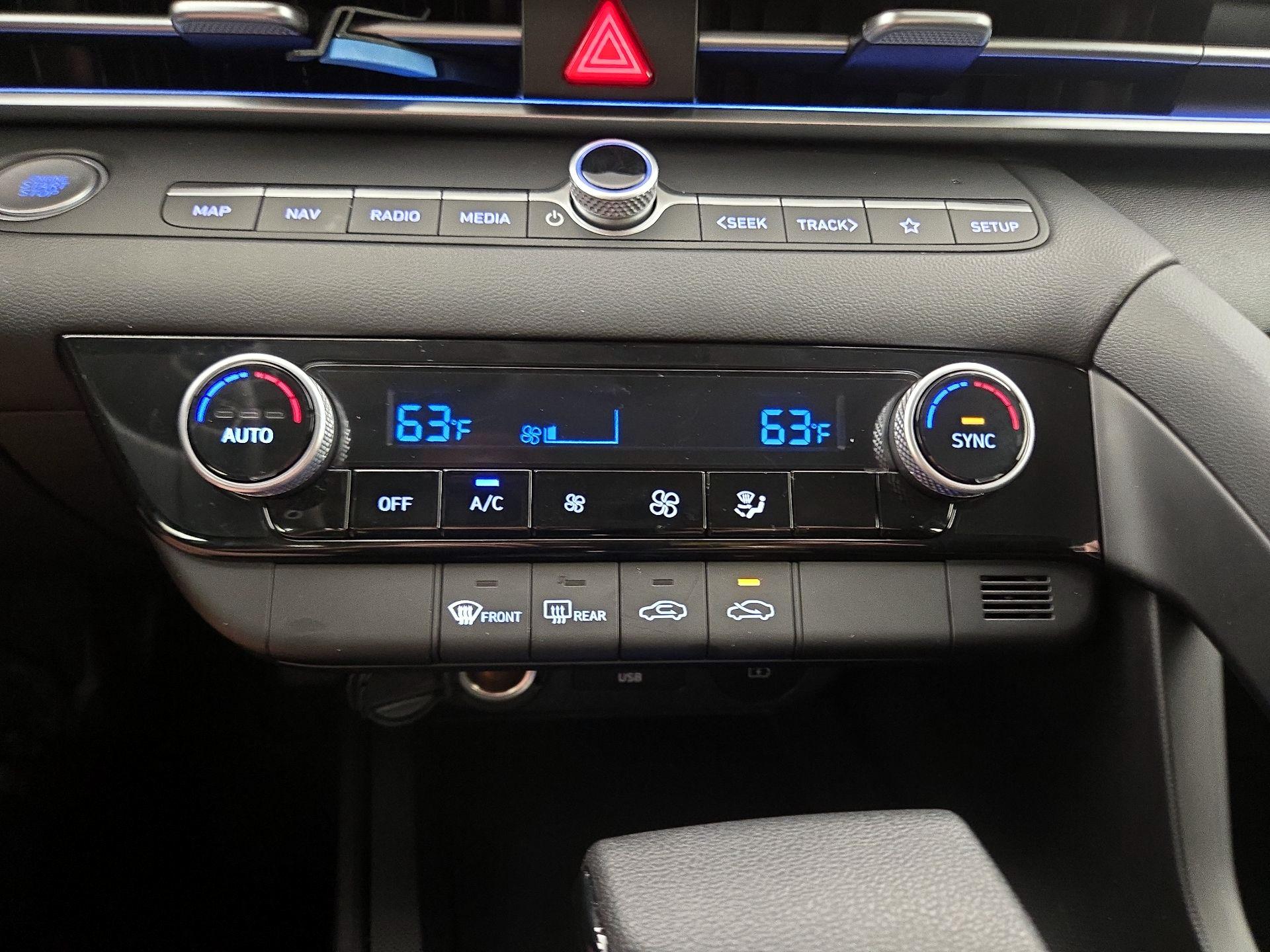 Thumbnail: 2024 Hyundai Elantra - 17