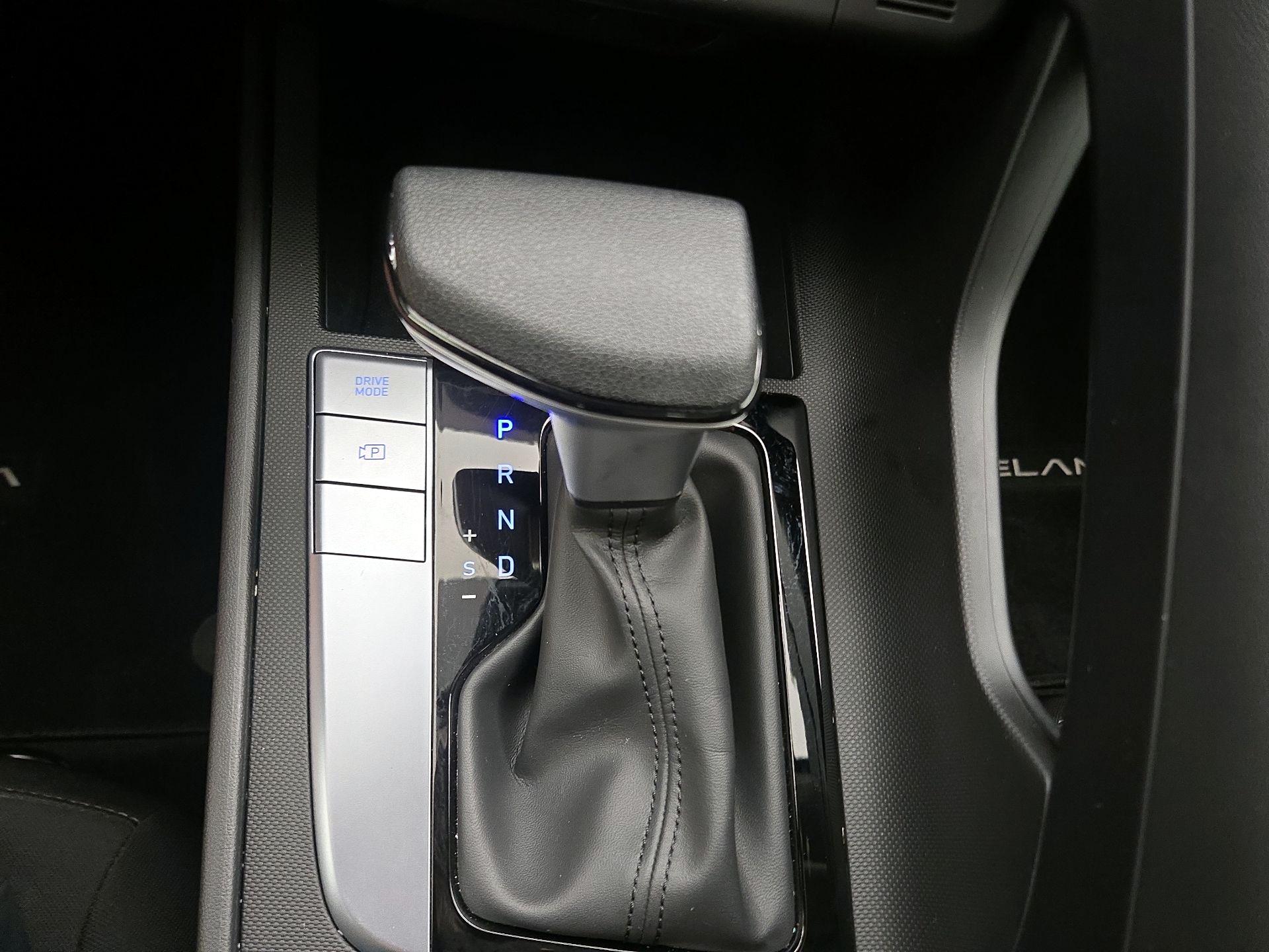 Thumbnail: 2024 Hyundai Elantra - 18