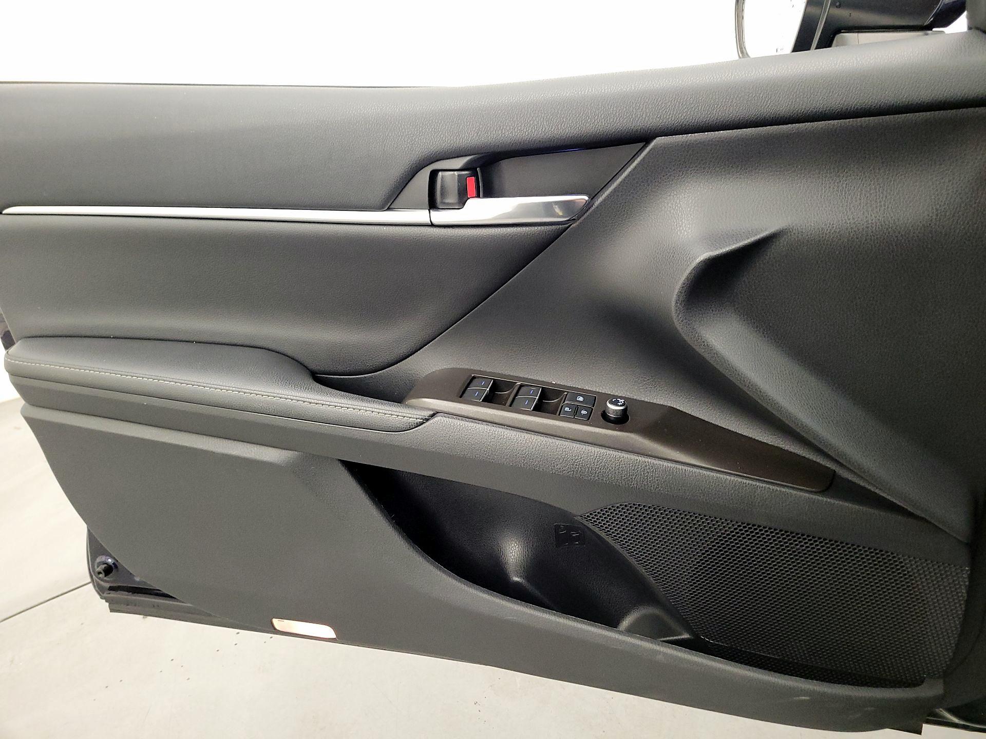 Thumbnail: 2022 Toyota Camry - 12