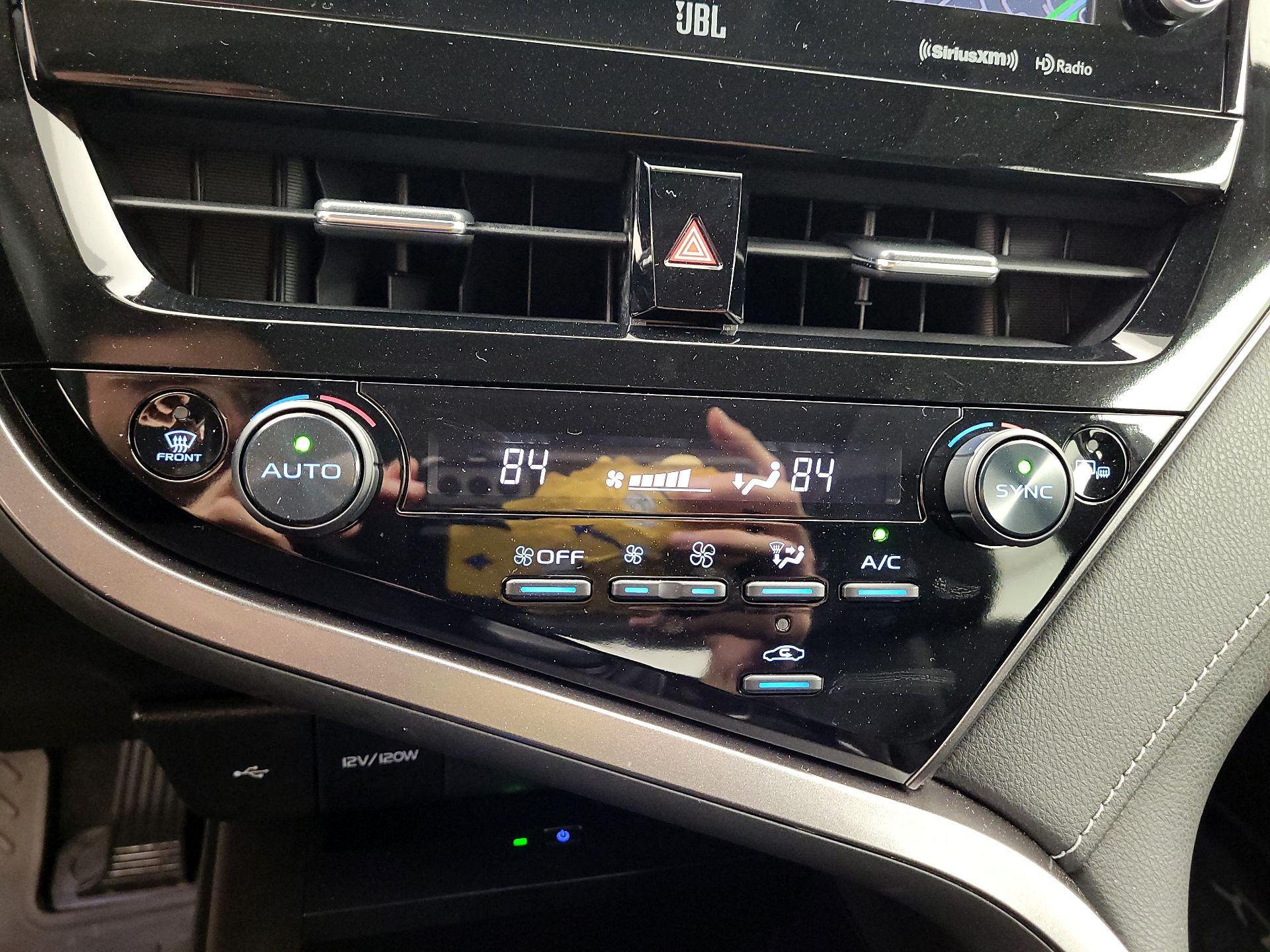 Thumbnail: 2022 Toyota Camry - 14