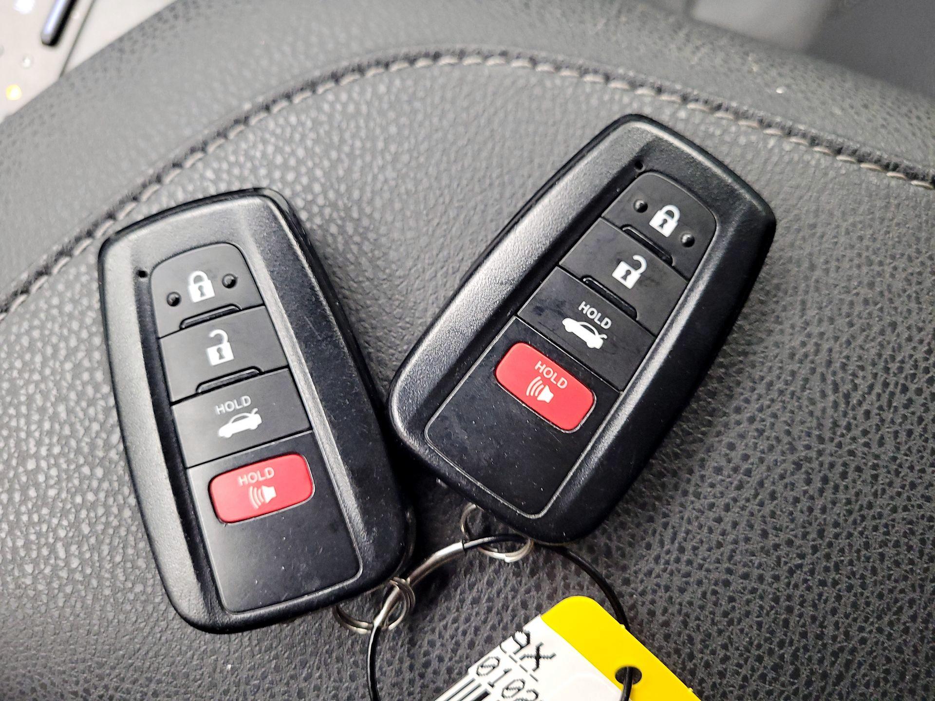 Thumbnail: 2022 Toyota Camry - 18