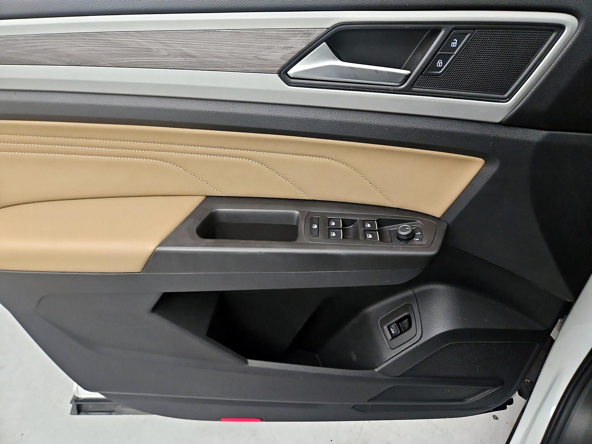 Thumbnail: 2022 Volkswagen Atlas - 12