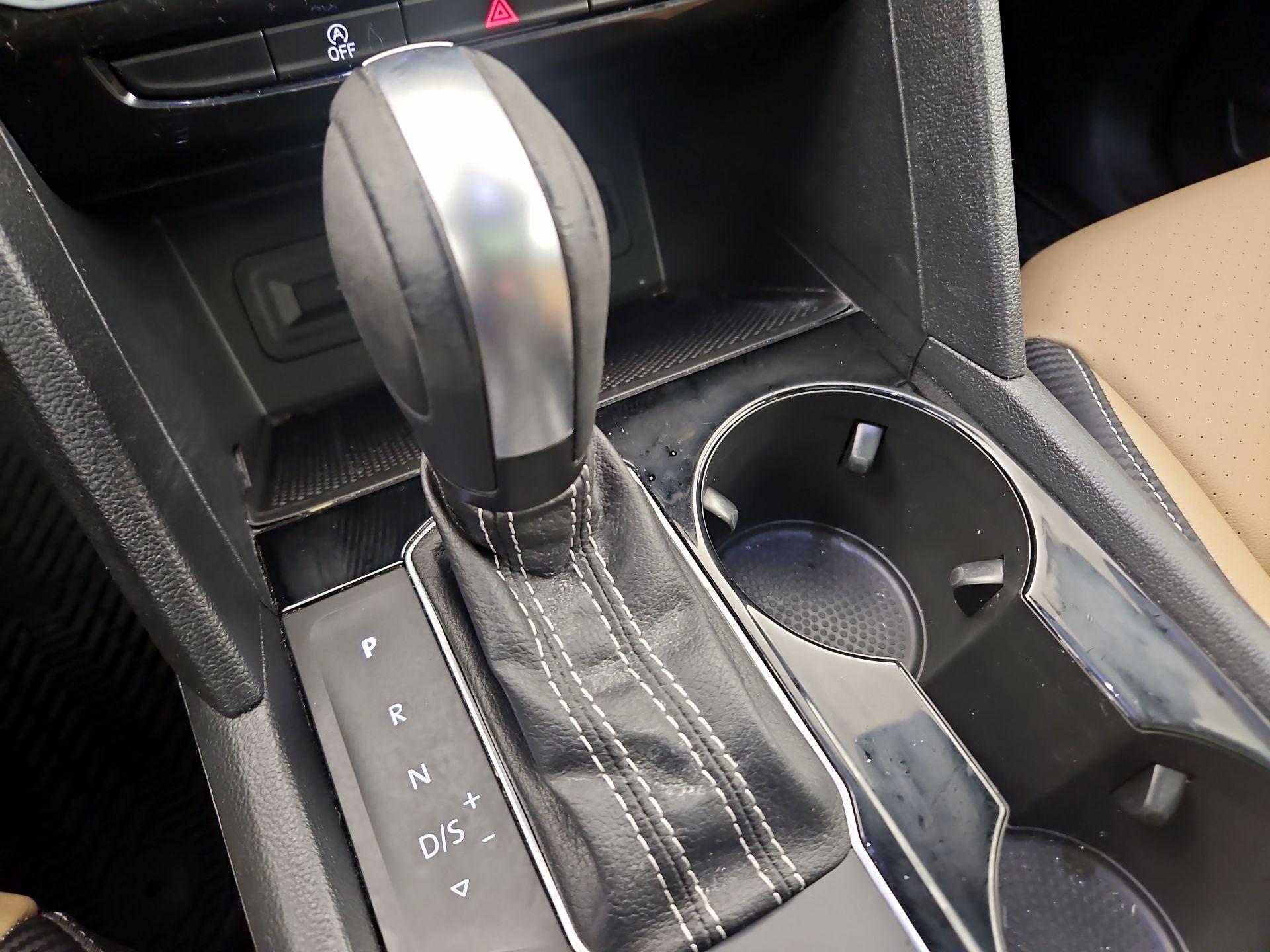 Thumbnail: 2022 Volkswagen Atlas - 17