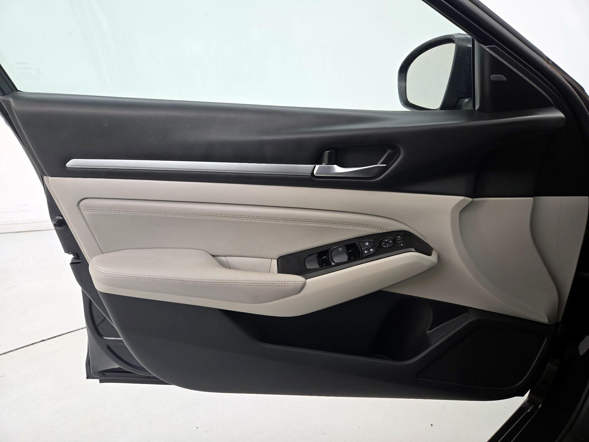 Thumbnail: 2021 Nissan Altima - 12