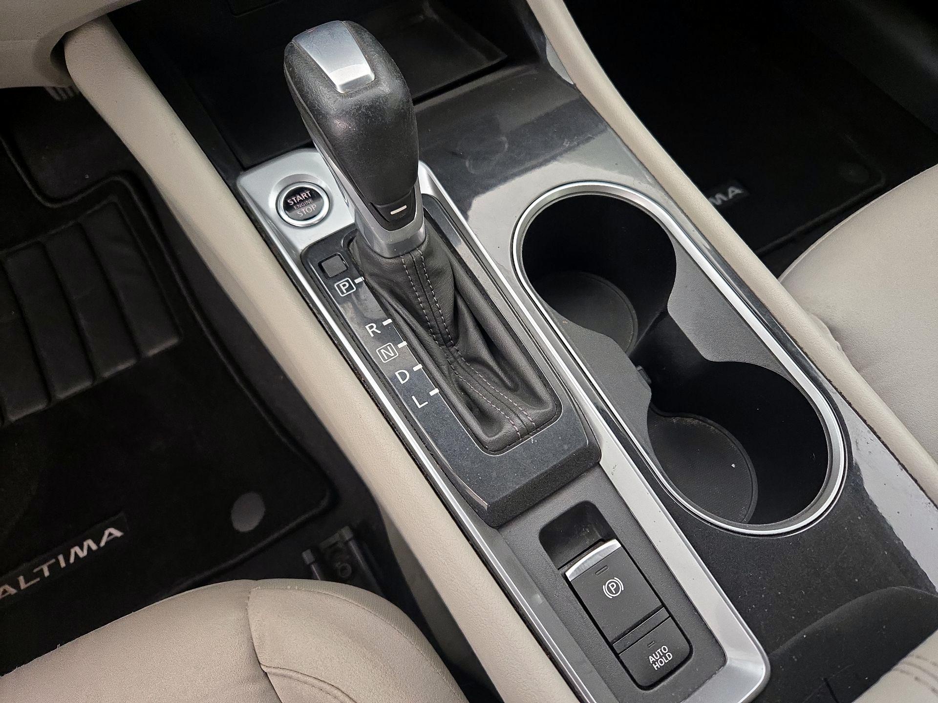 Thumbnail: 2021 Nissan Altima - 17