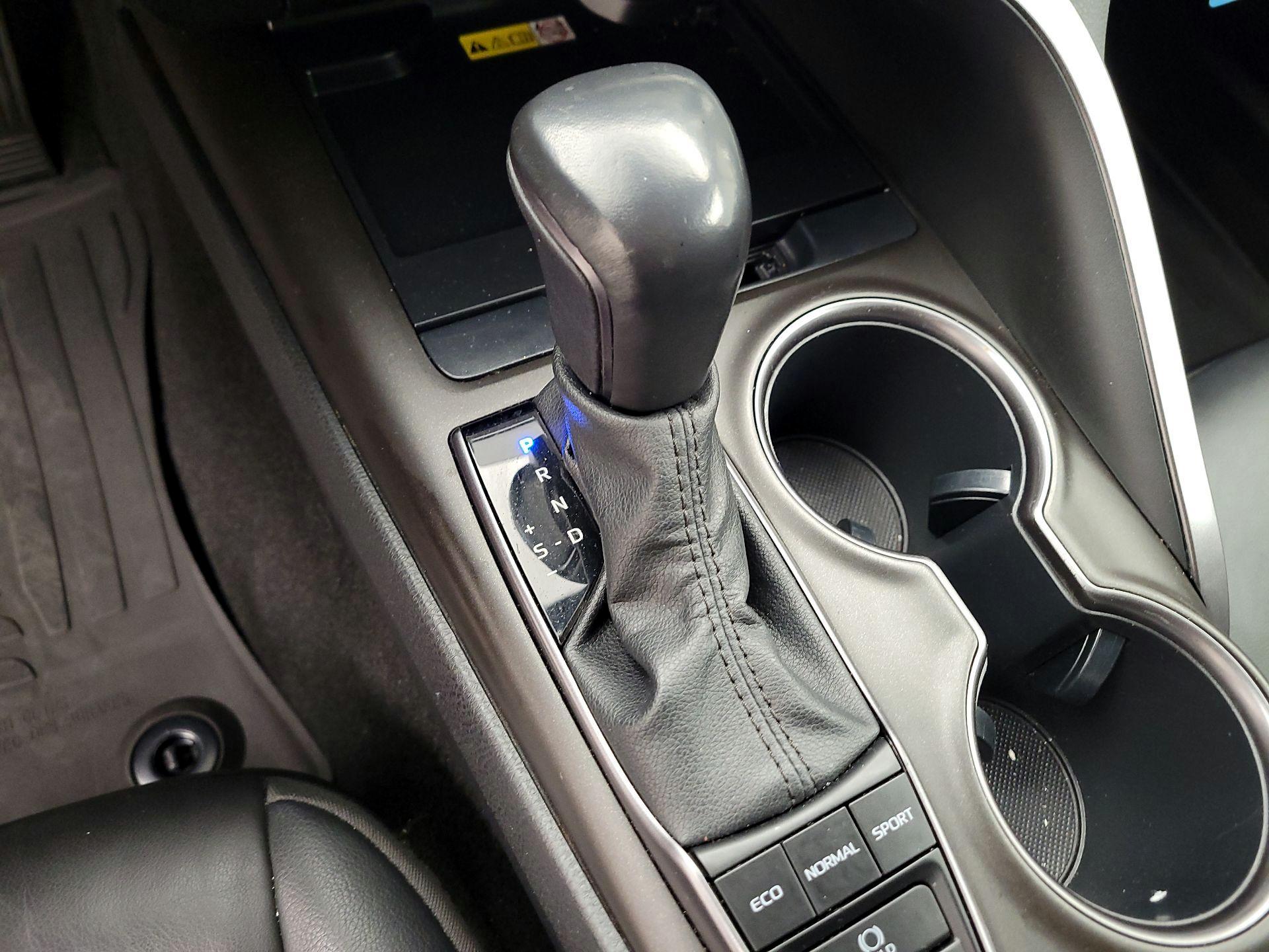 Thumbnail: 2023 Toyota Camry - 17