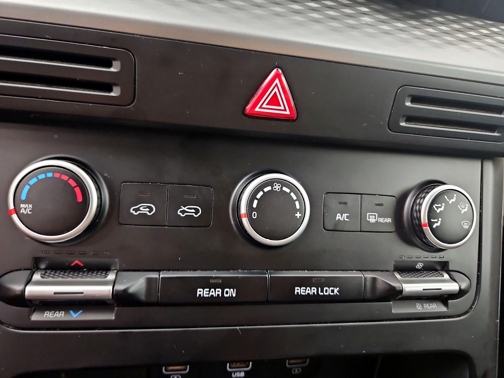 Thumbnail: 2023 Kia Carnival - 16